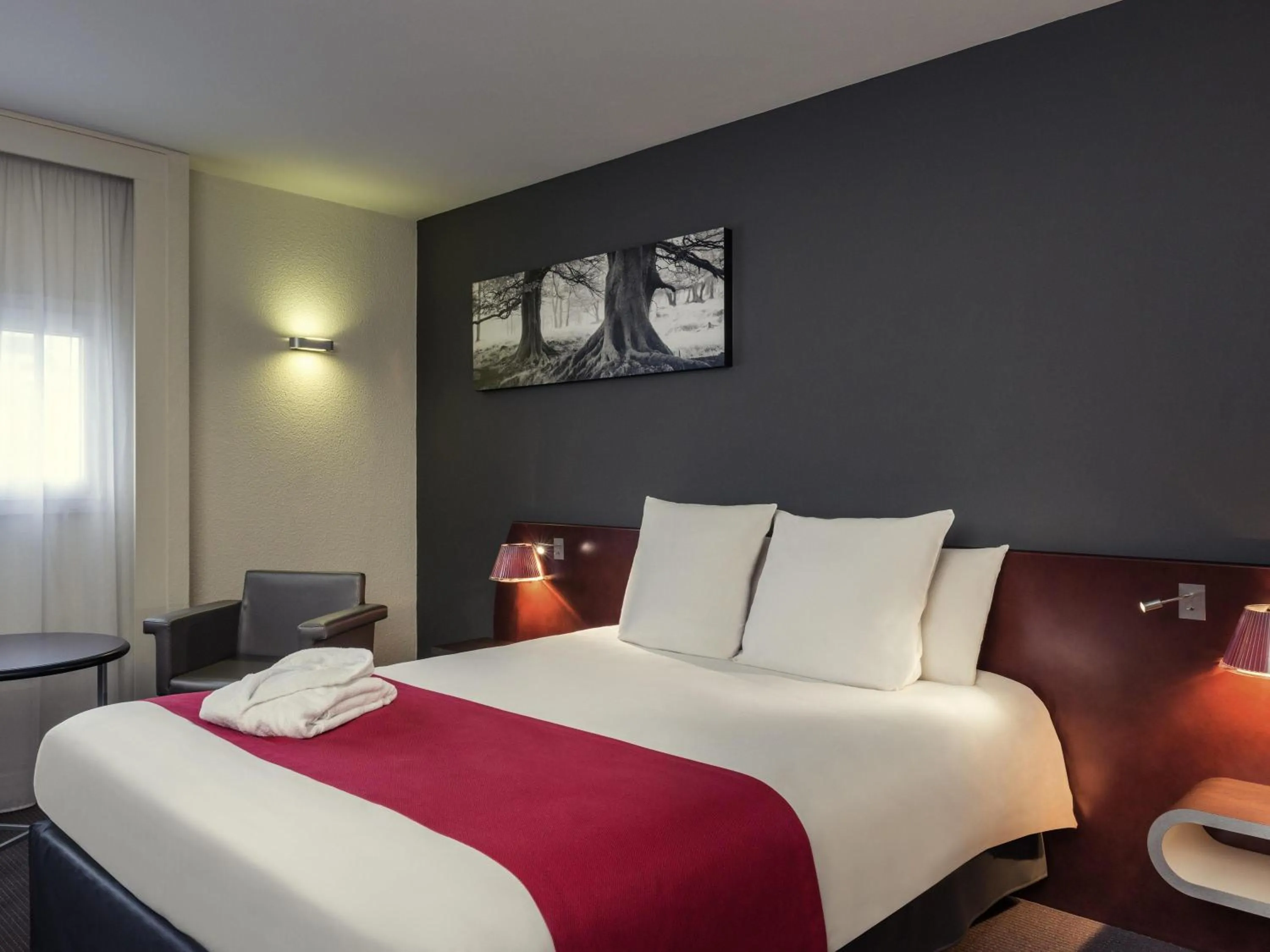 Bedroom, Bed in Mercure Rennes Centre Gare