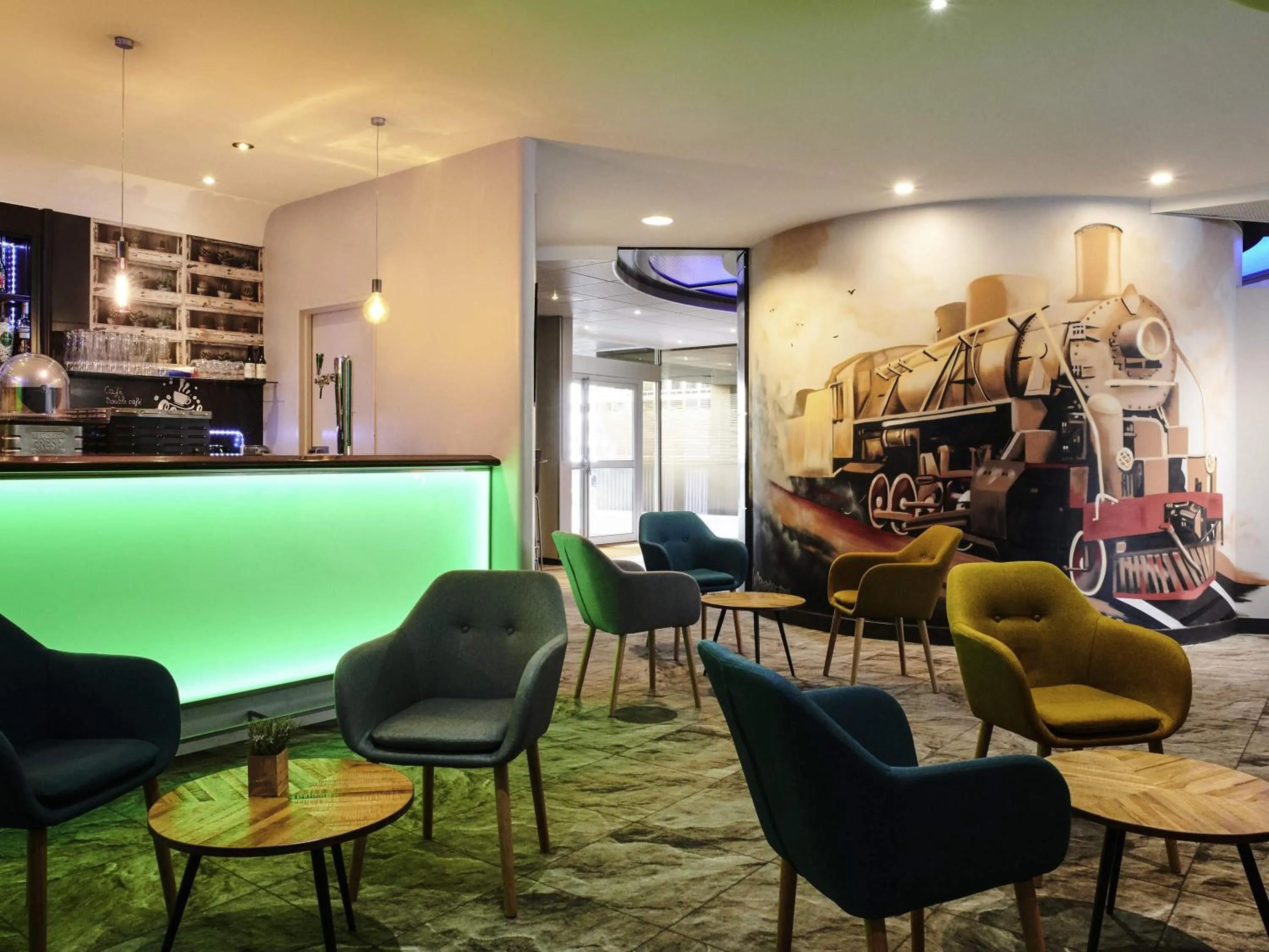 Lounge or bar in Mercure Rennes Centre Gare