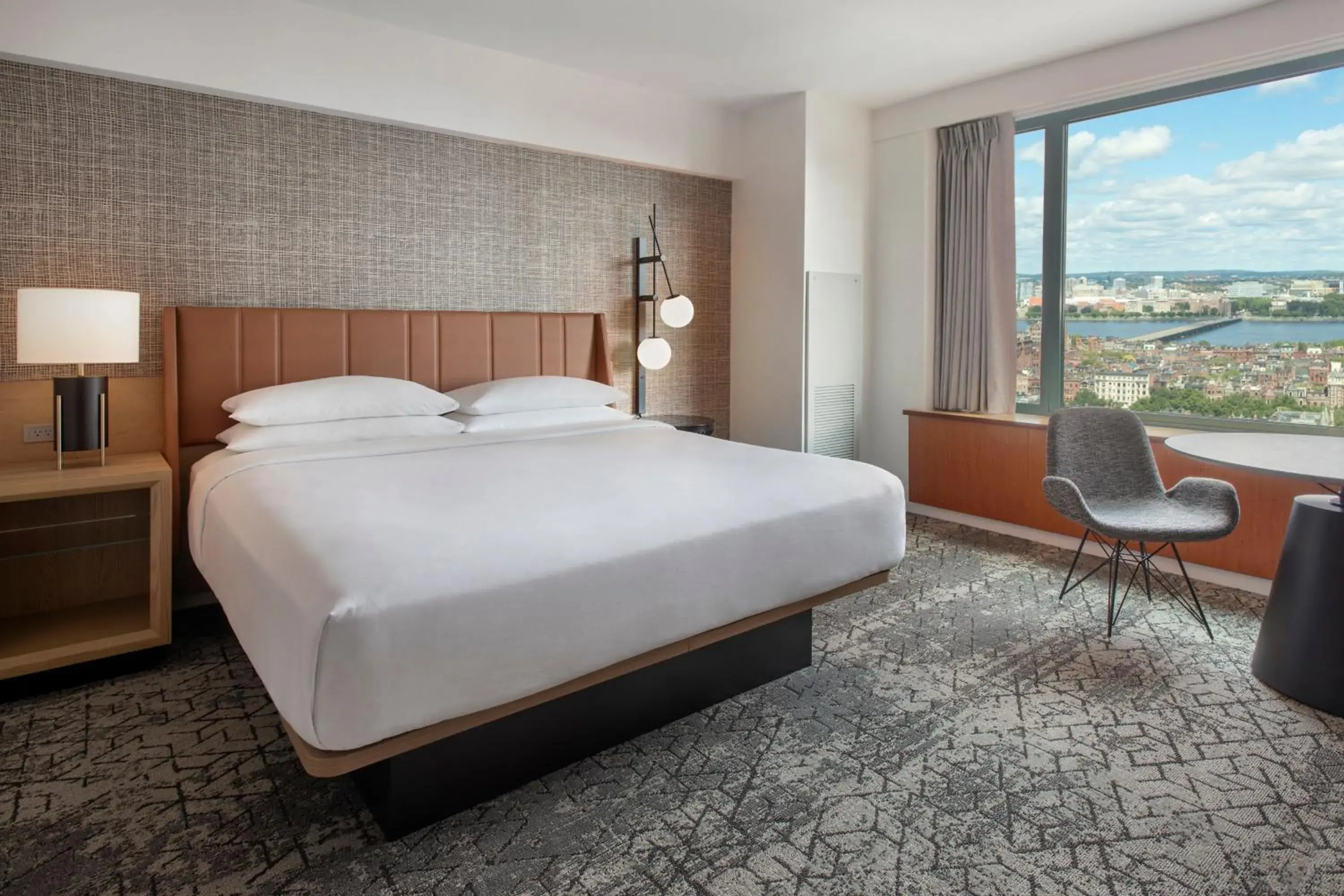 River View Guest Room, Guest room, 1 King, River view in Sheraton Boston Hotel River View Guest Room, Guest room, 1 King, River view in Sheraton Boston Hotel