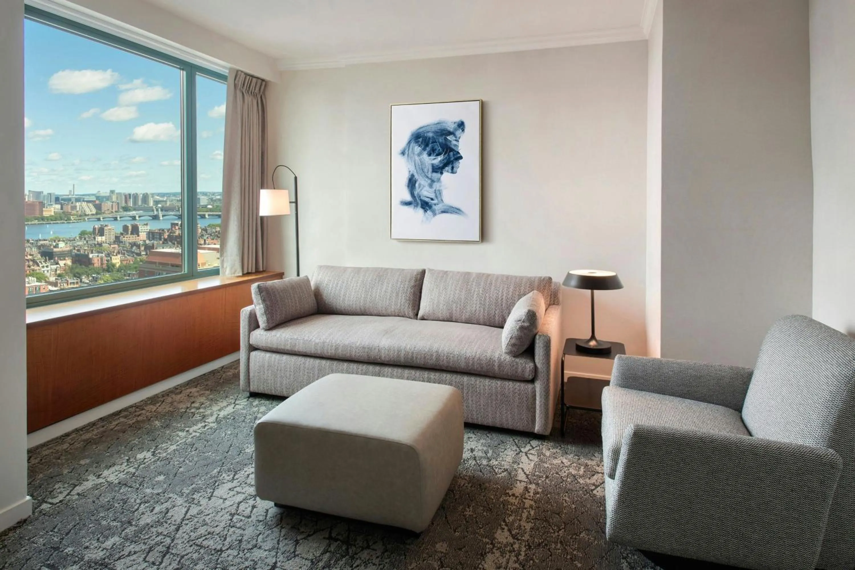 Living room in Sheraton Boston Hotel