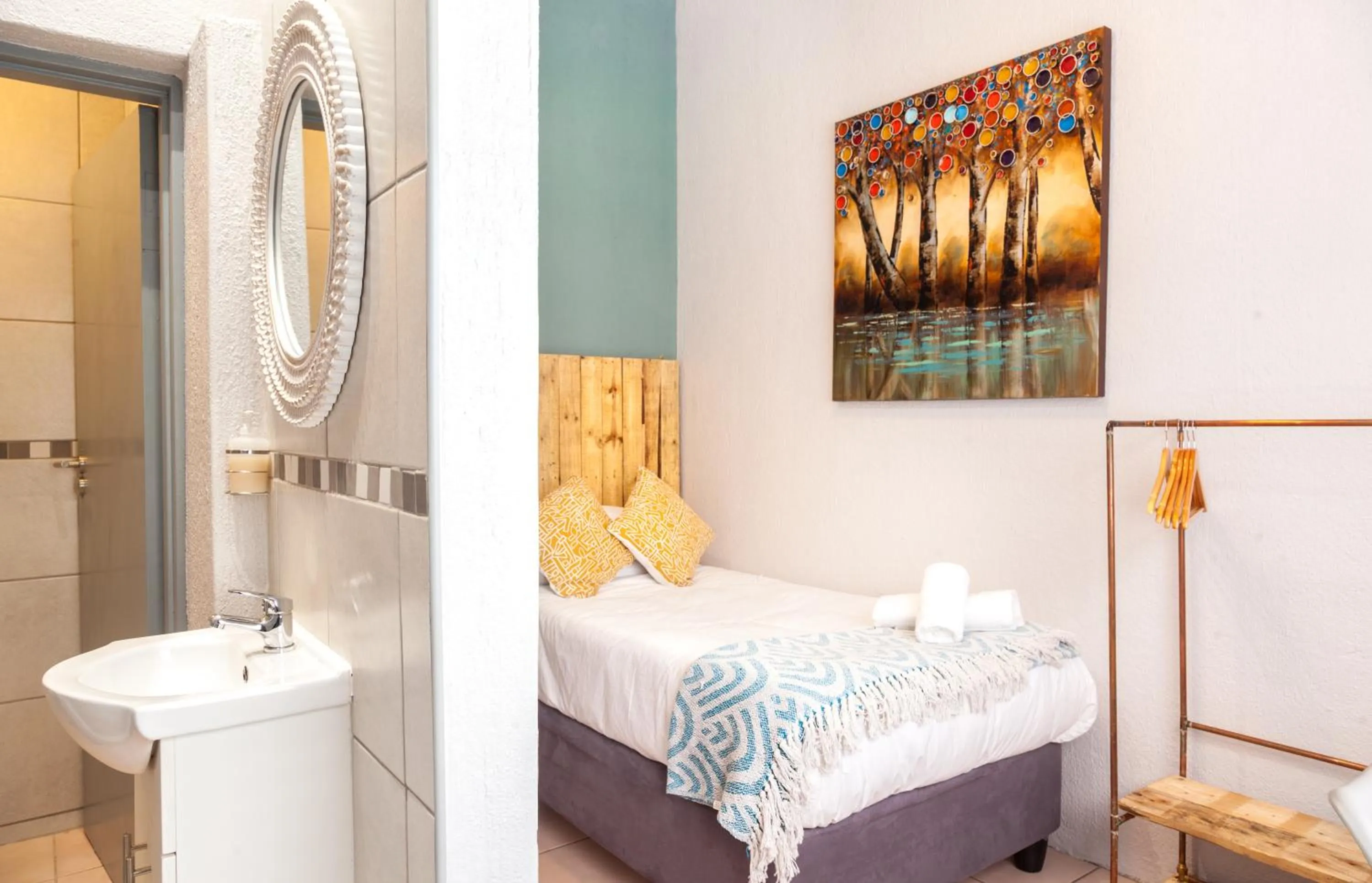 Bedroom, Bed in Rozelee Rest