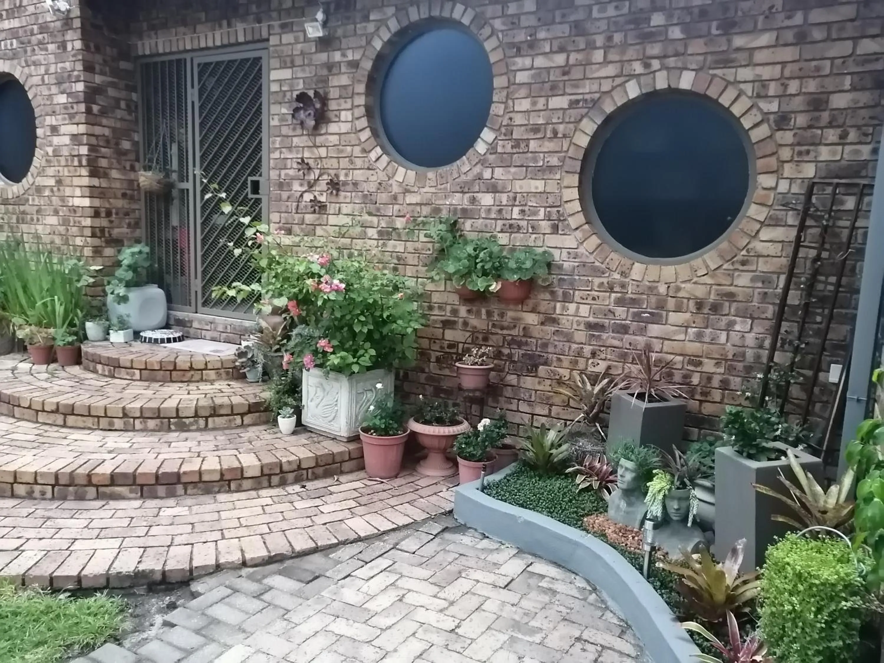 Garden view in Rozelee Rest