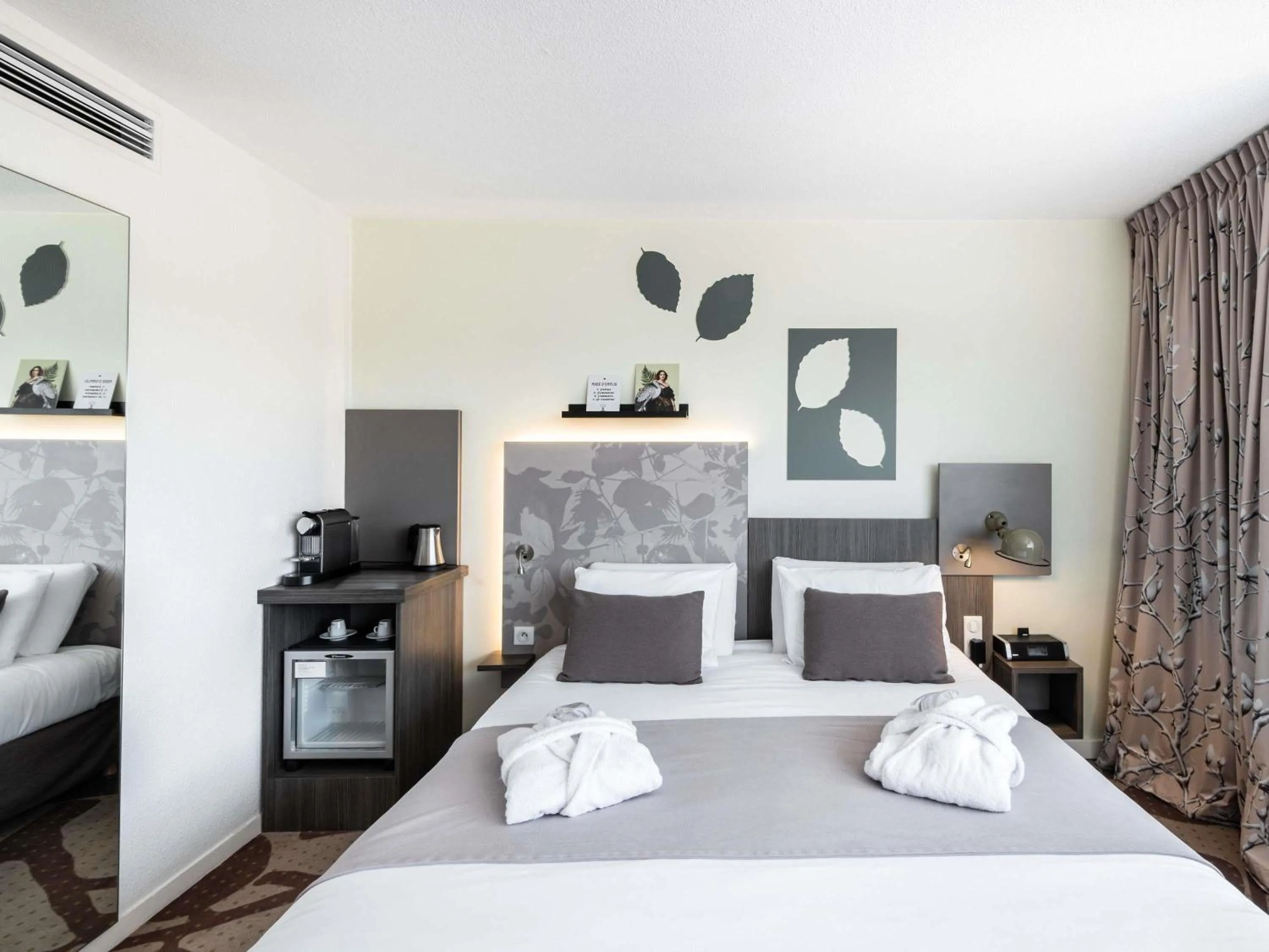 Bedroom, Bed in Mercure Compiègne Sud