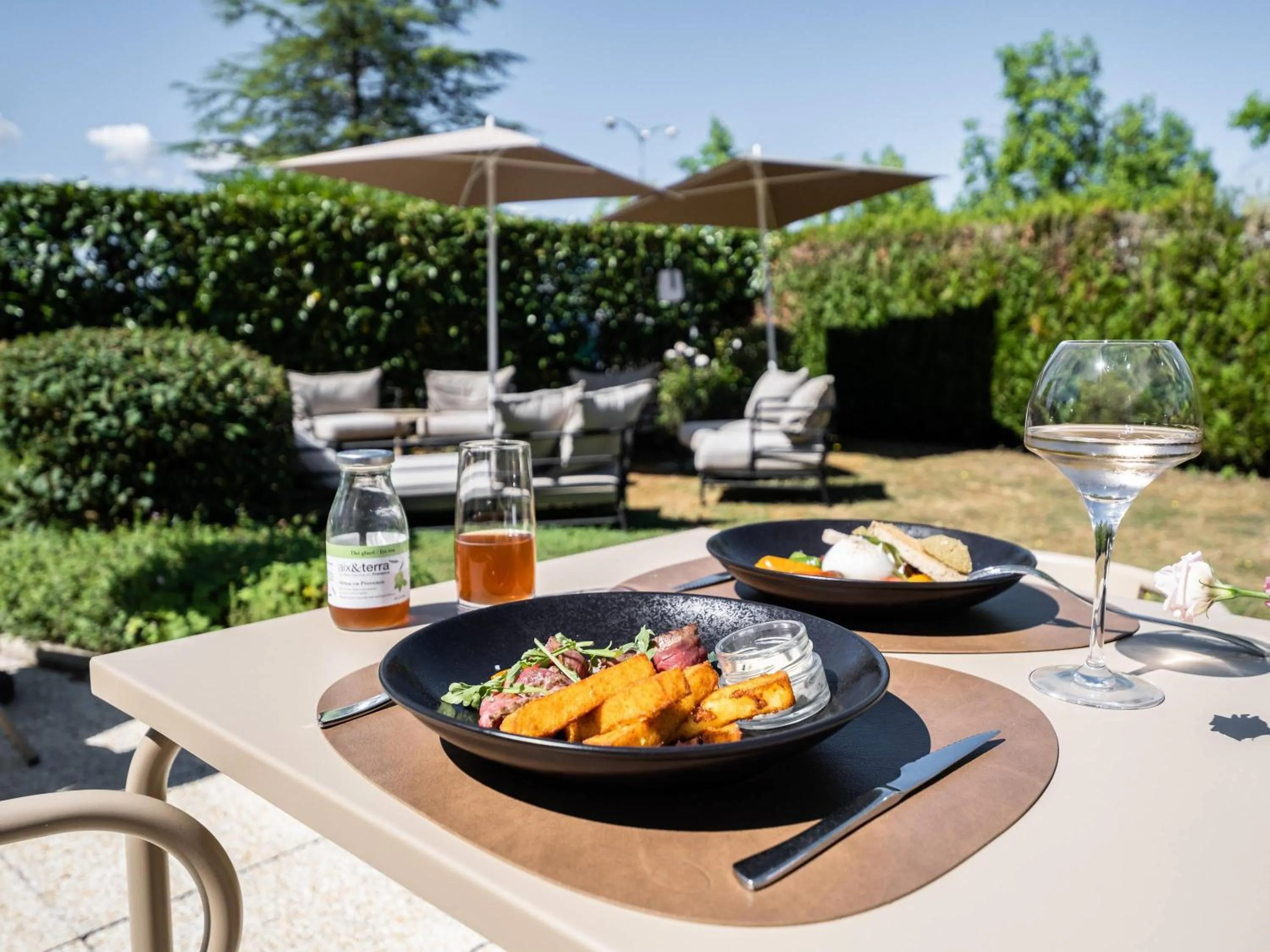 Restaurant/places to eat in Mercure Compiègne Sud