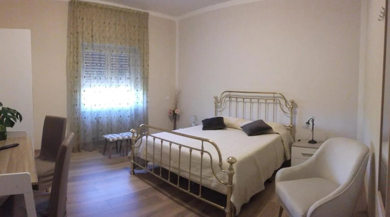 Bed in Ostia Lido Central Rooms