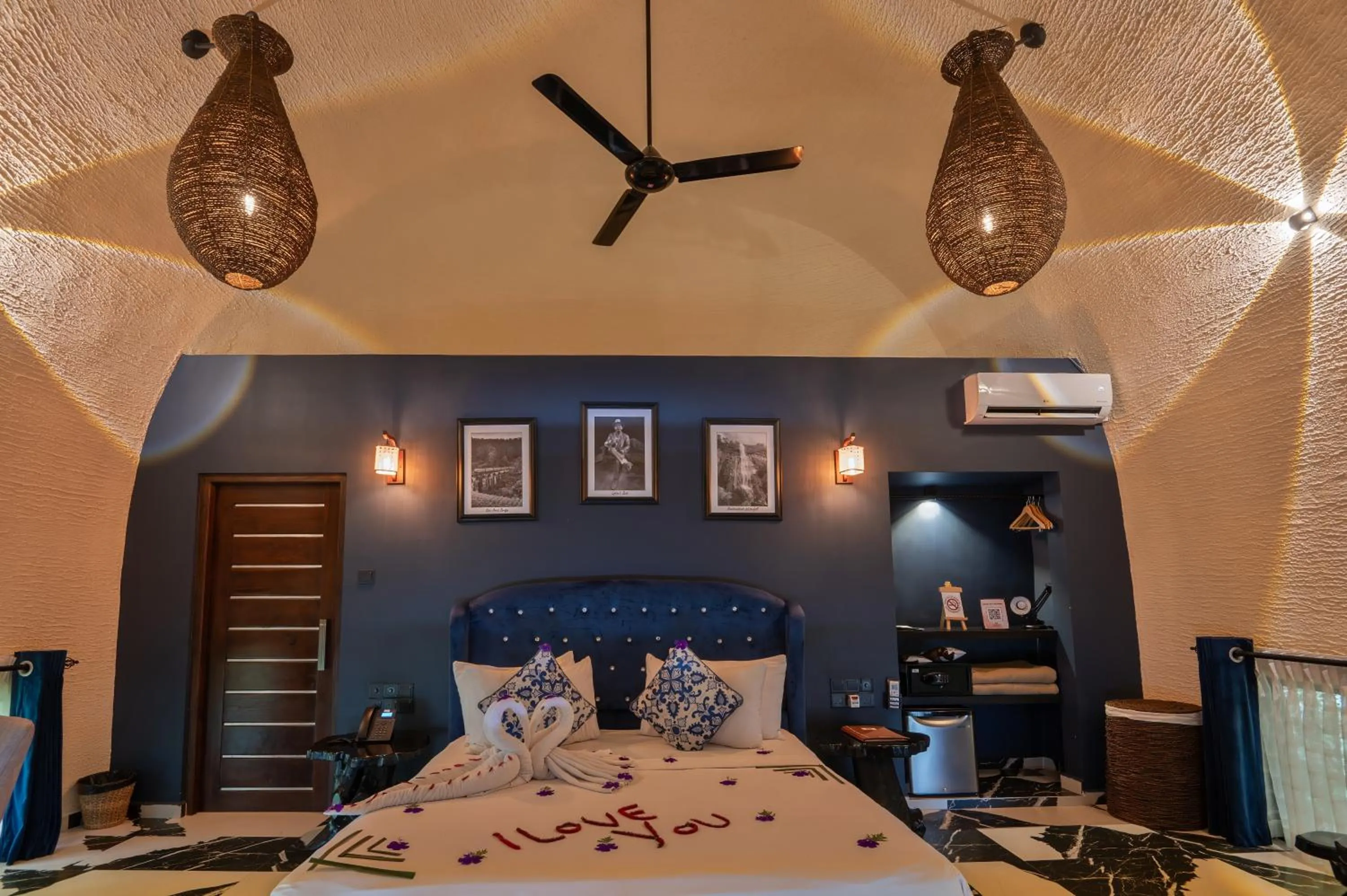 Bedroom, Bed in Dream Cliff Mountain Resort