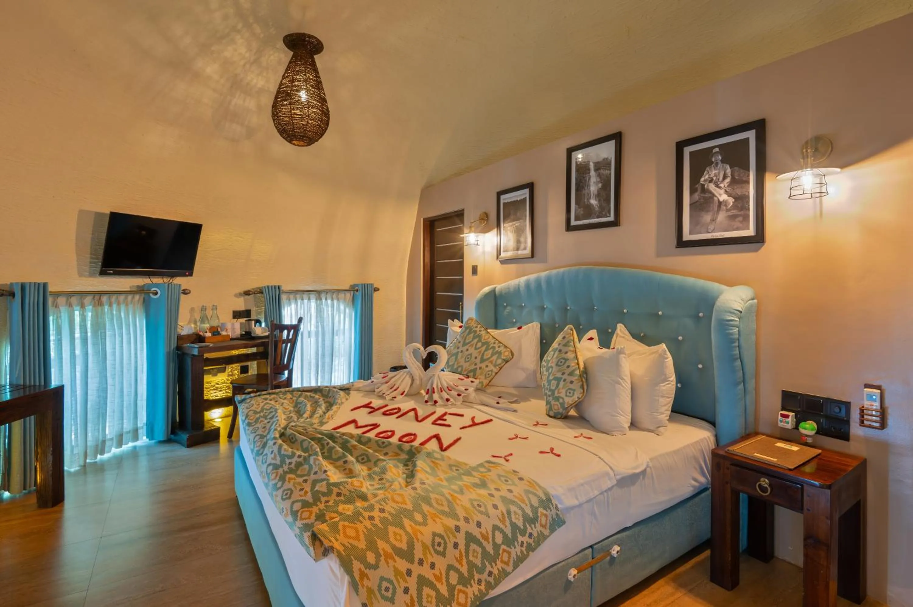 Bedroom, Bed in Dream Cliff Mountain Resort