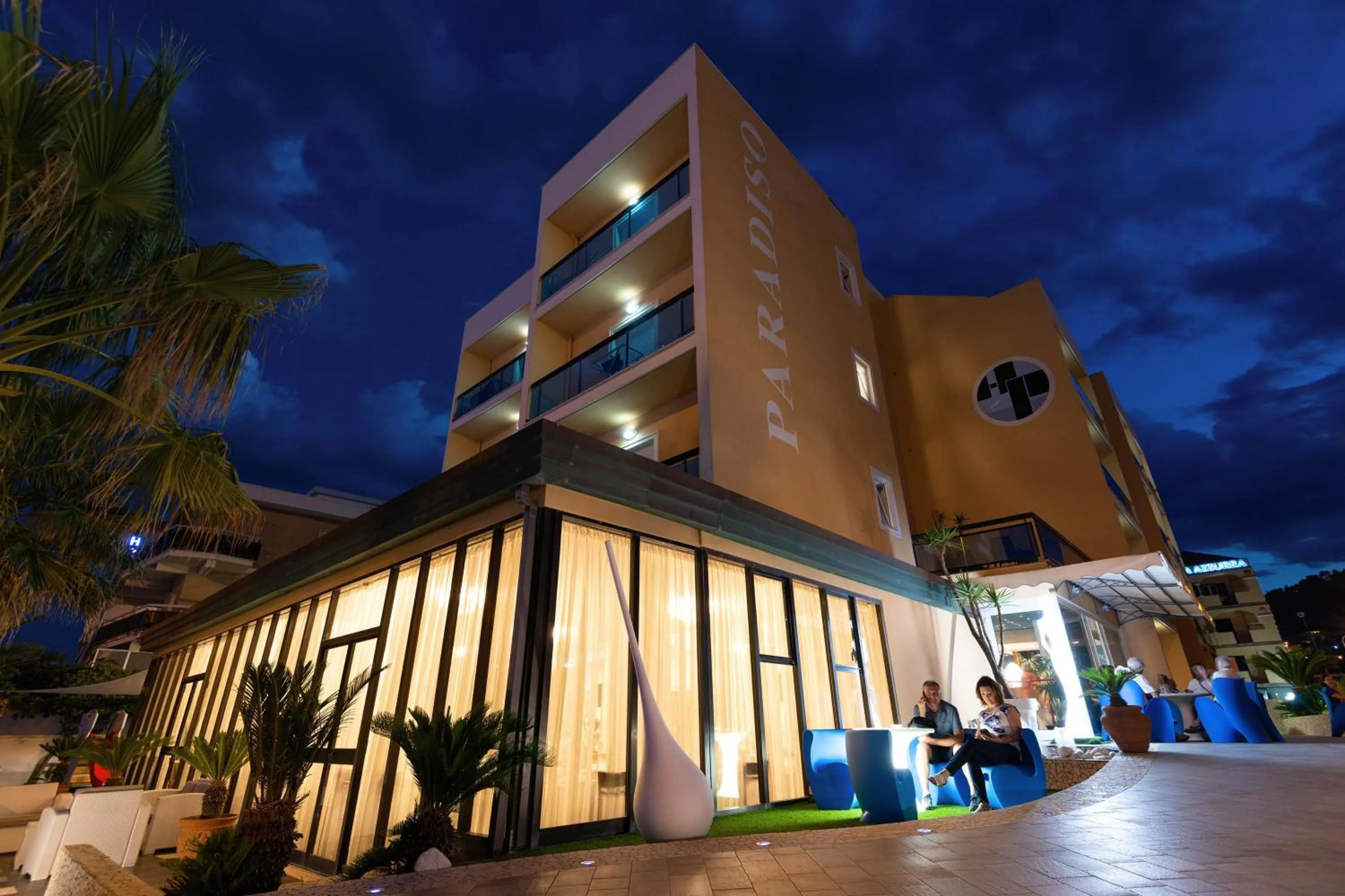 Facade/entrance in Hotel Paradiso