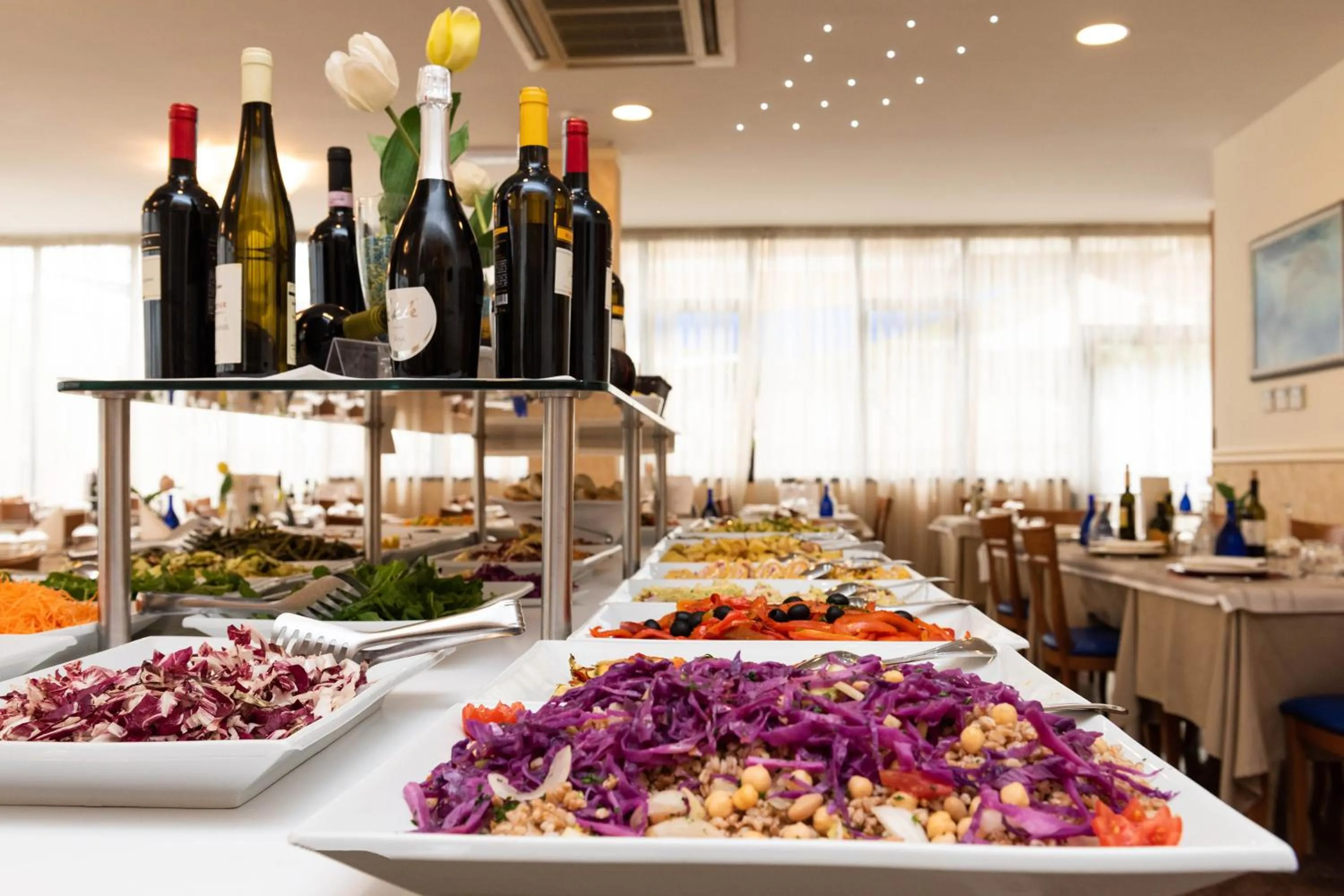 Restaurant/places to eat in Hotel Paradiso