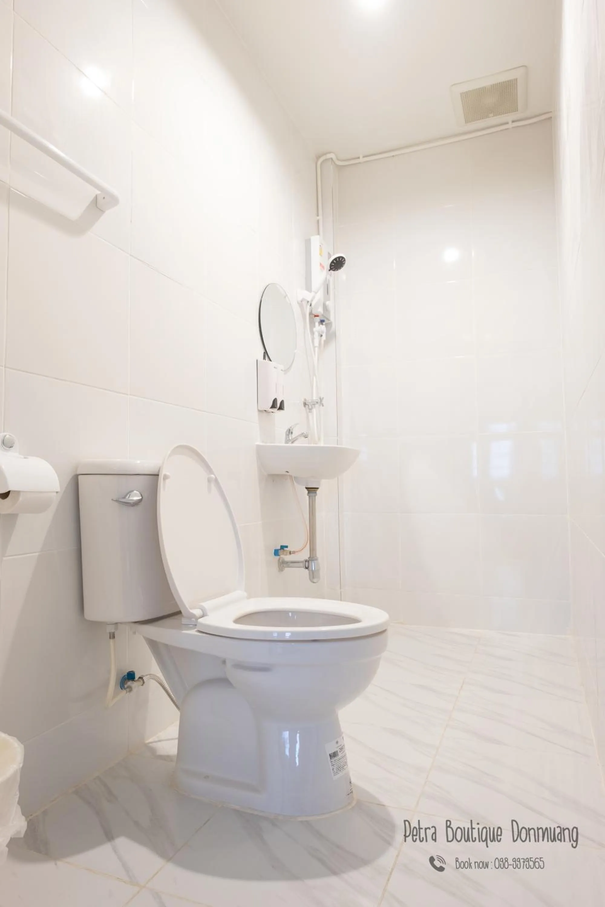 Bathroom in Petra Boutique Donmuang