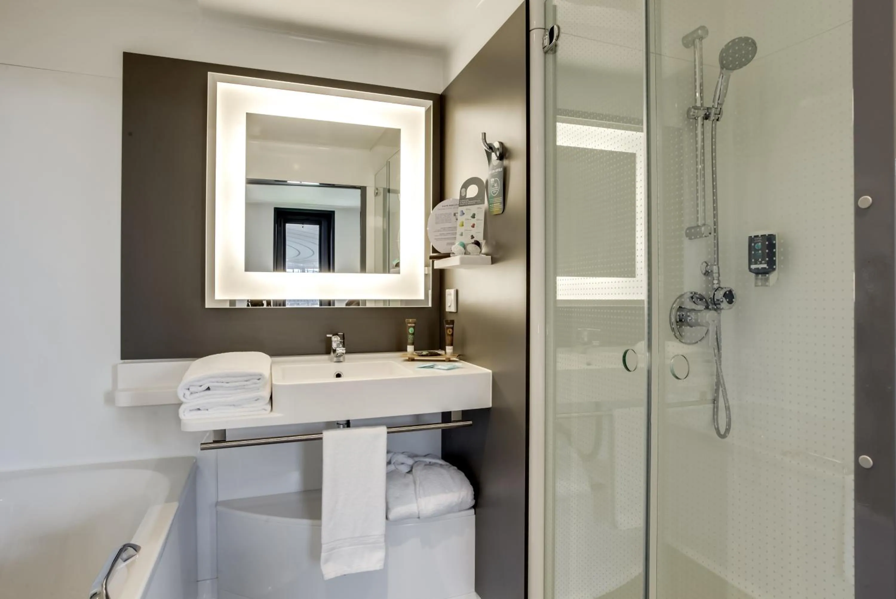 Bathroom in Novotel Suites Paris Stade de France