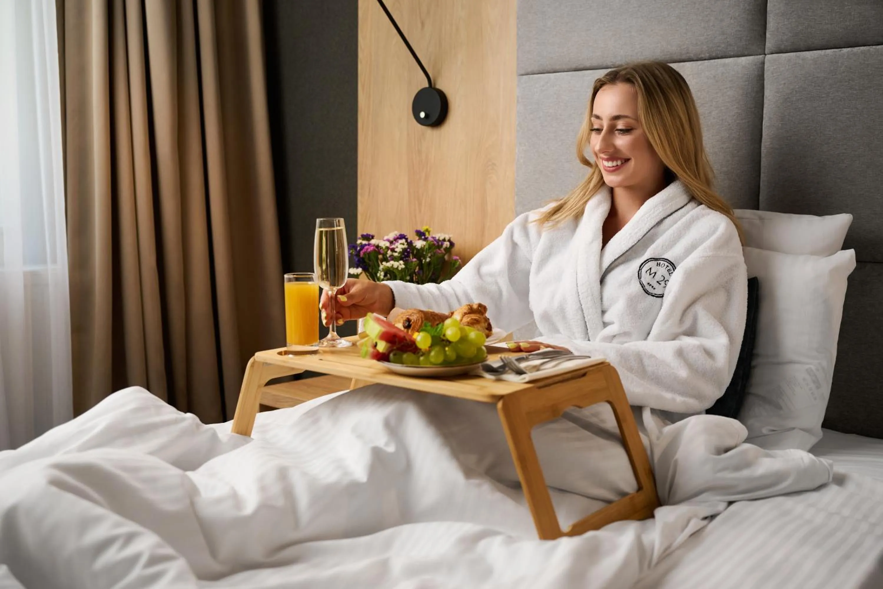 Food close-up, Bed in Hotel M29