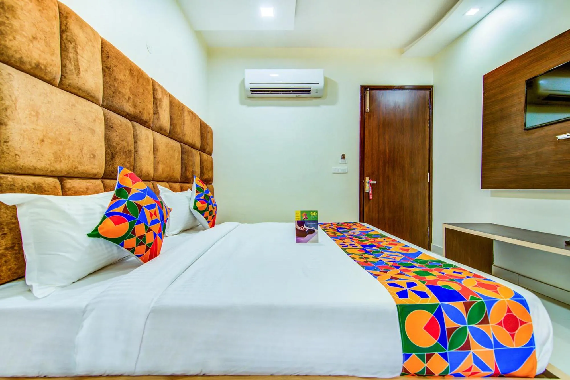 Bedroom in FabHotel Nayyar Inn