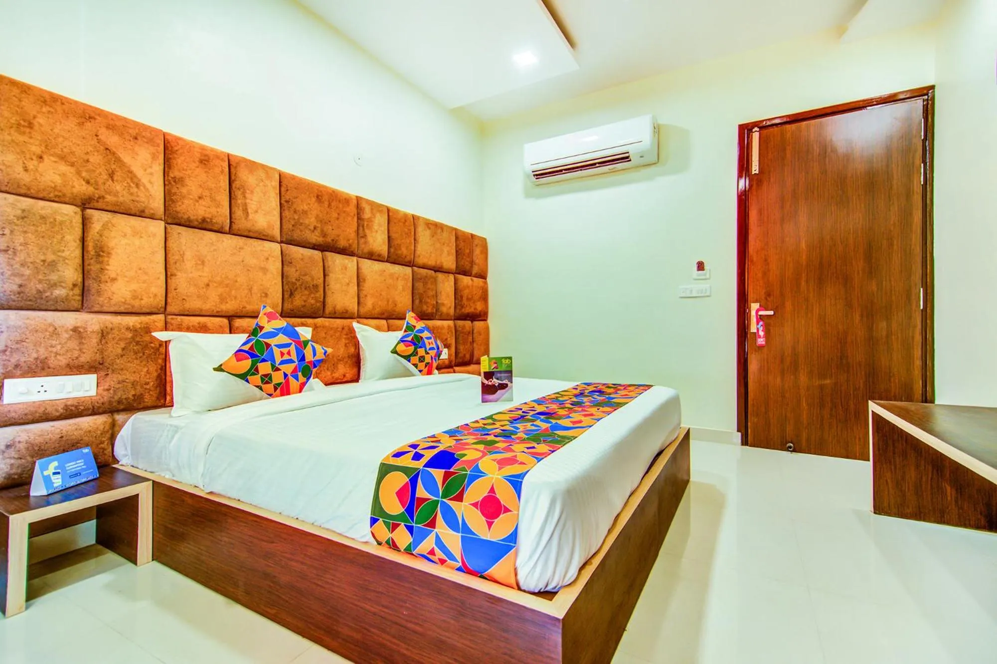 Bedroom in FabHotel Nayyar Inn