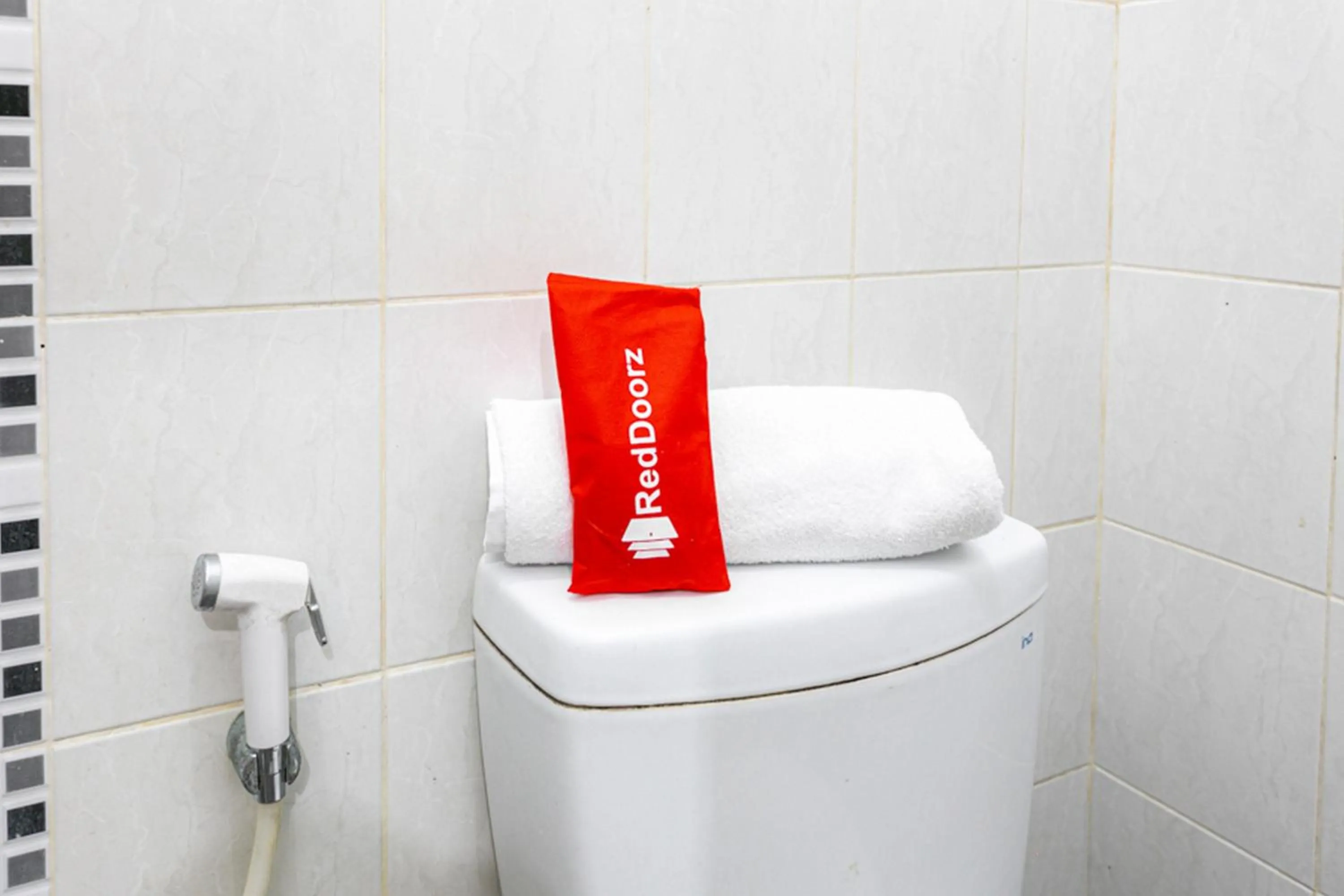 Bathroom in RedDoorz Syariah near Assalaam - UMS