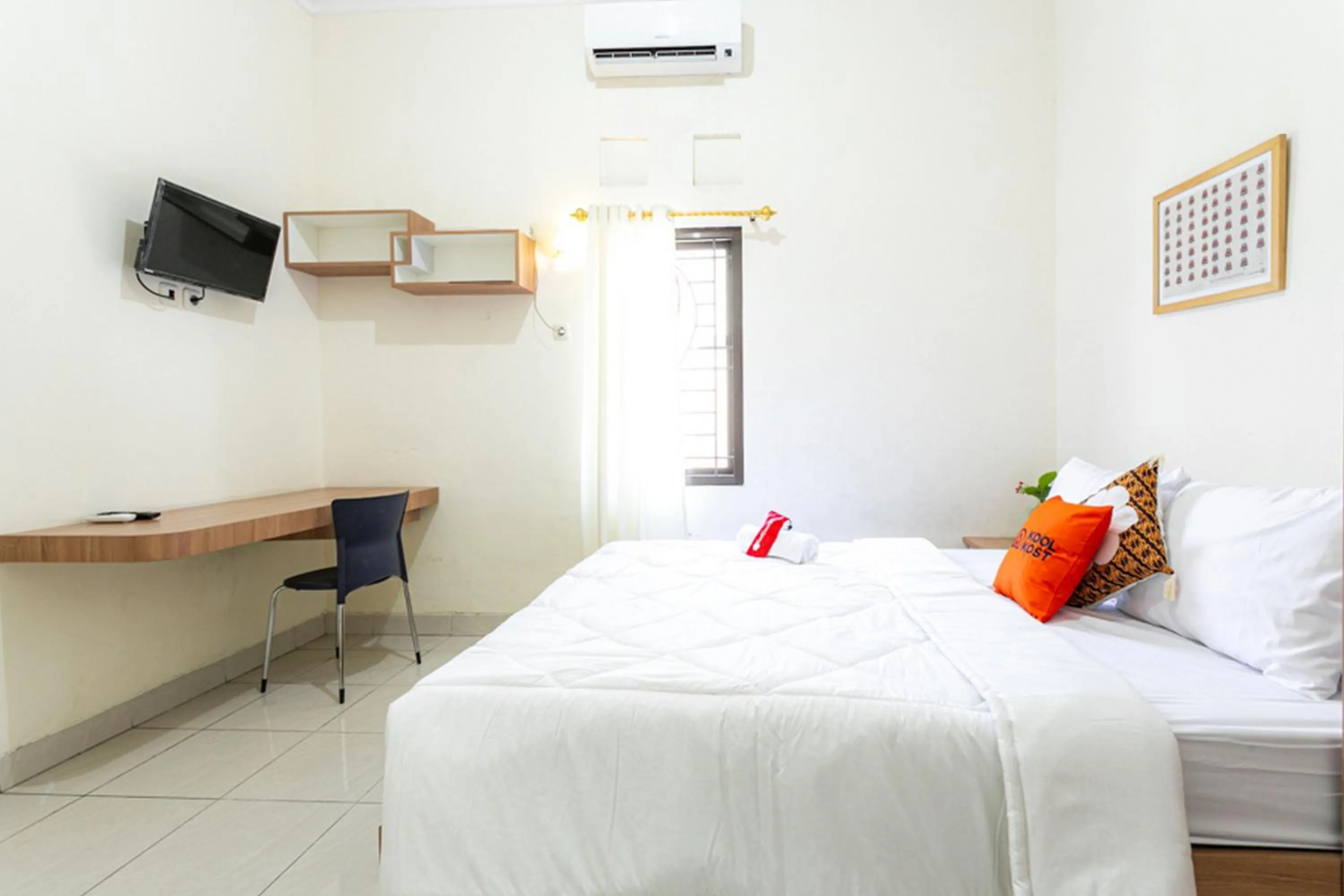 Bedroom, Bed in RedDoorz Syariah near Assalaam - UMS