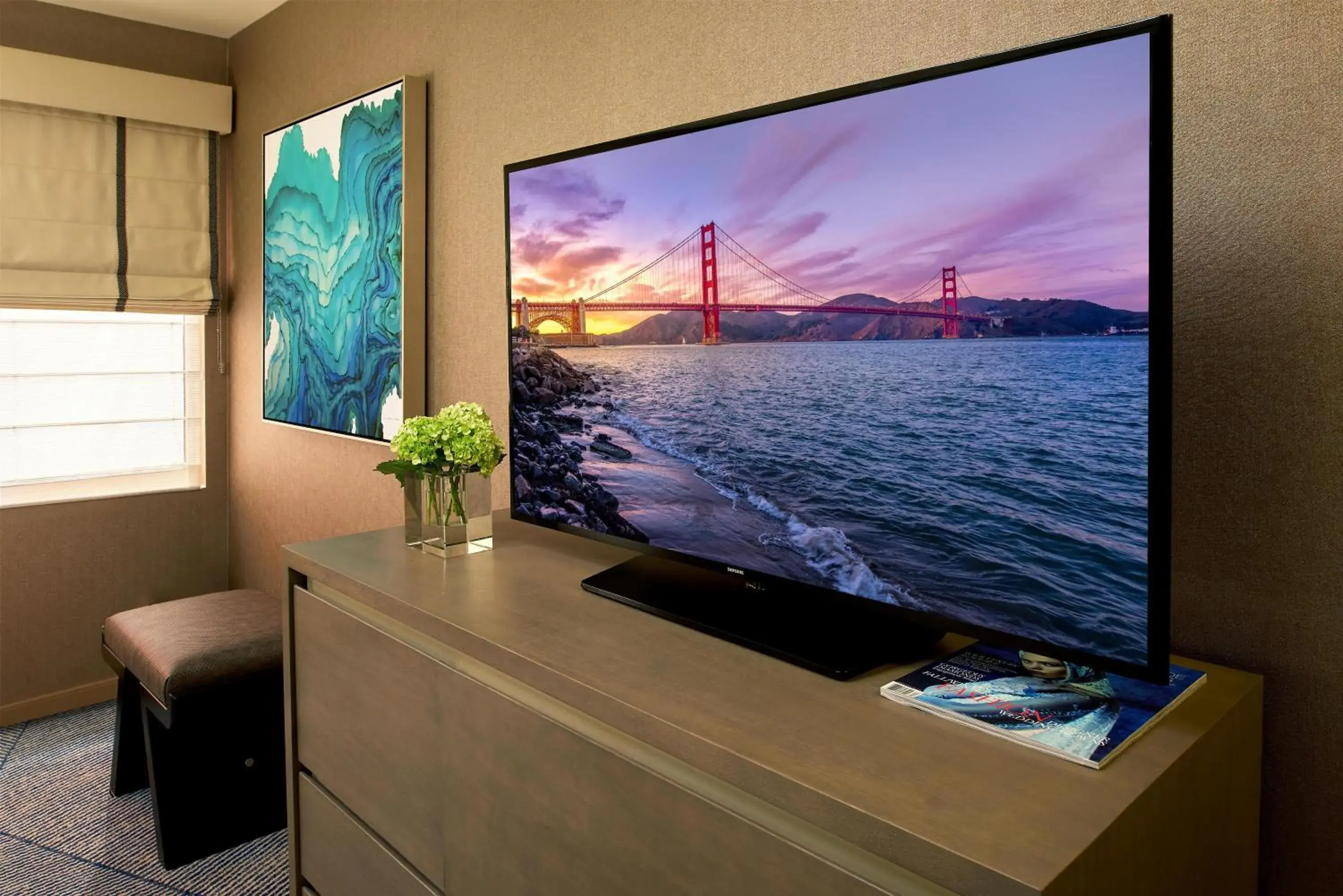 Deluxe Queen Accessible in Hotel Zoe Fisherman's Wharf Deluxe Queen Accessible in Hotel Zoe Fisherman's Wharf