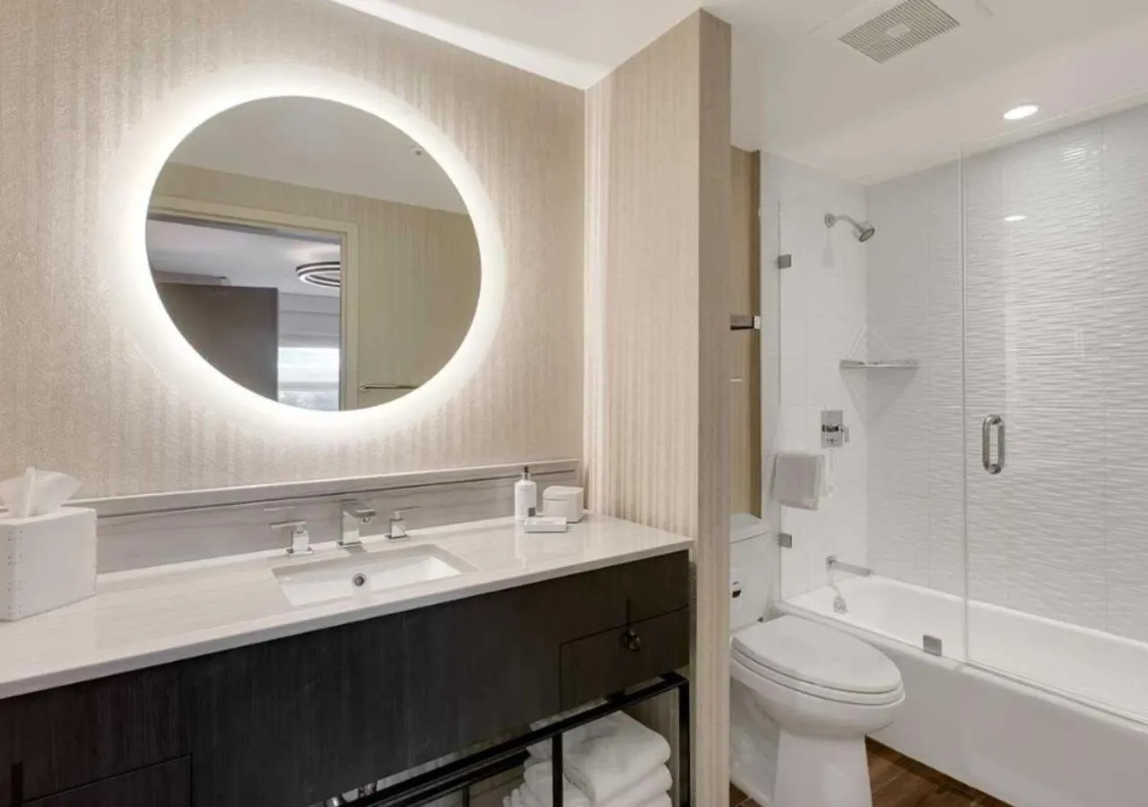 Bathroom in Hotel Zoe Fisherman's Wharf