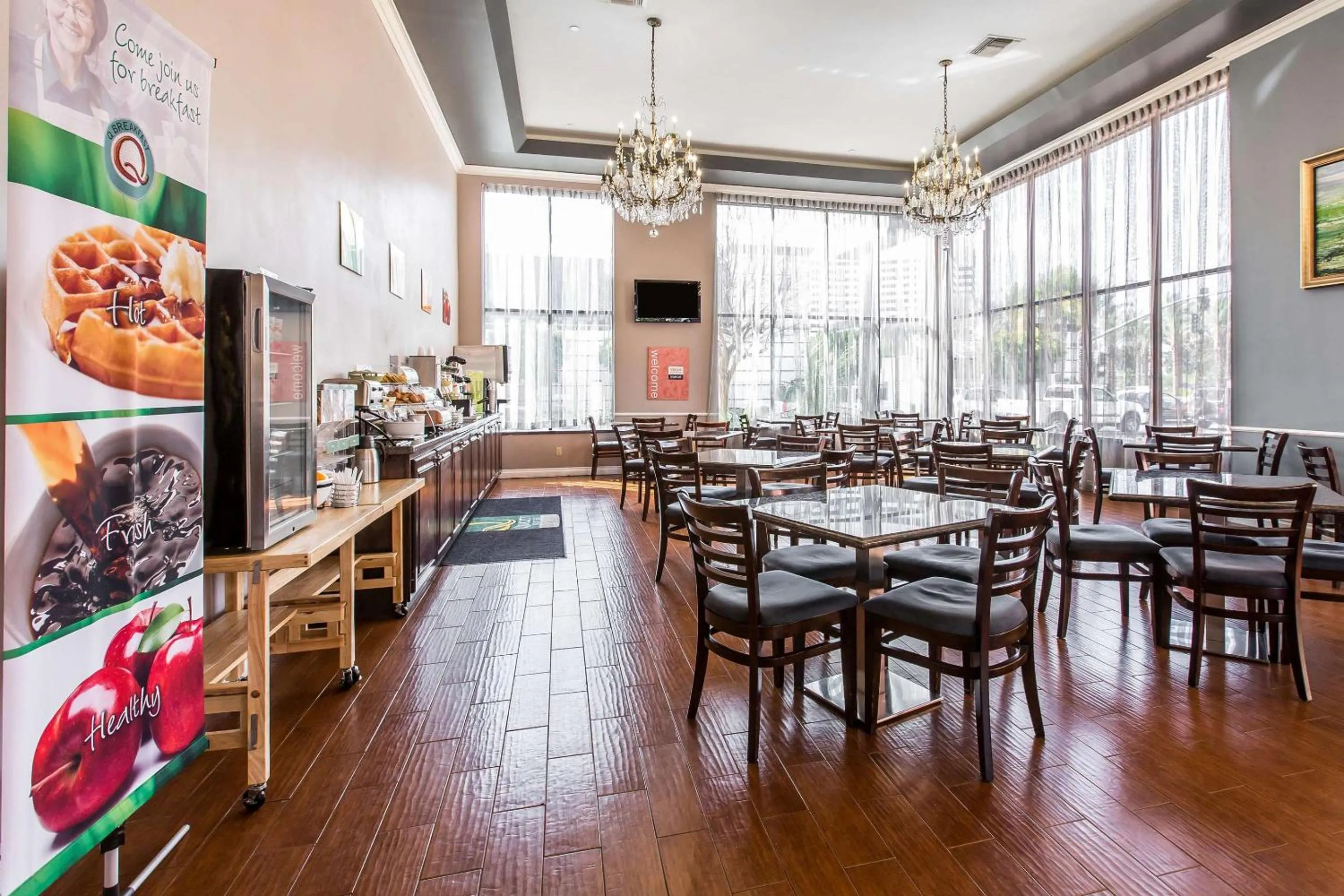 Breakfast in Quality Inn & Suites Bell Gardens-Los Angeles