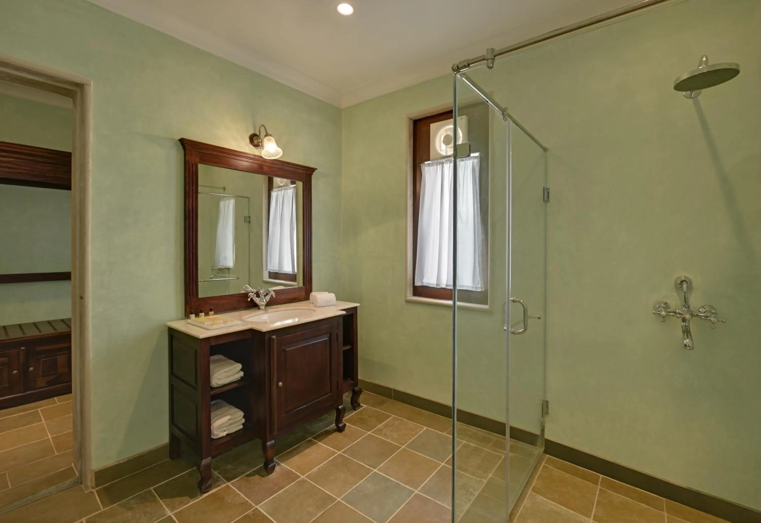 Bathroom in Jawai Leopard Safari Lodge