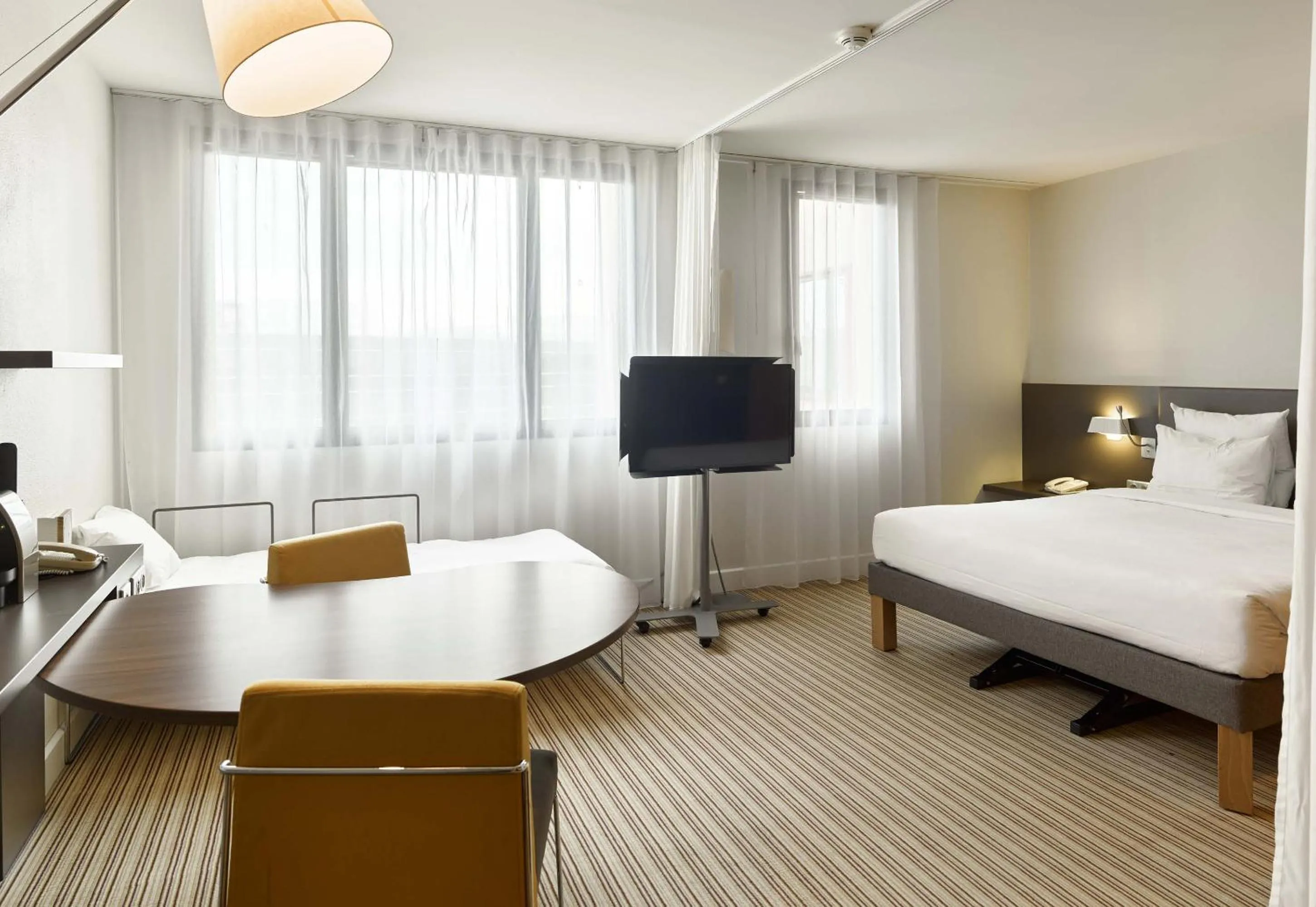 Photo of the whole room, Bed in B&B HOME Vélizy Est