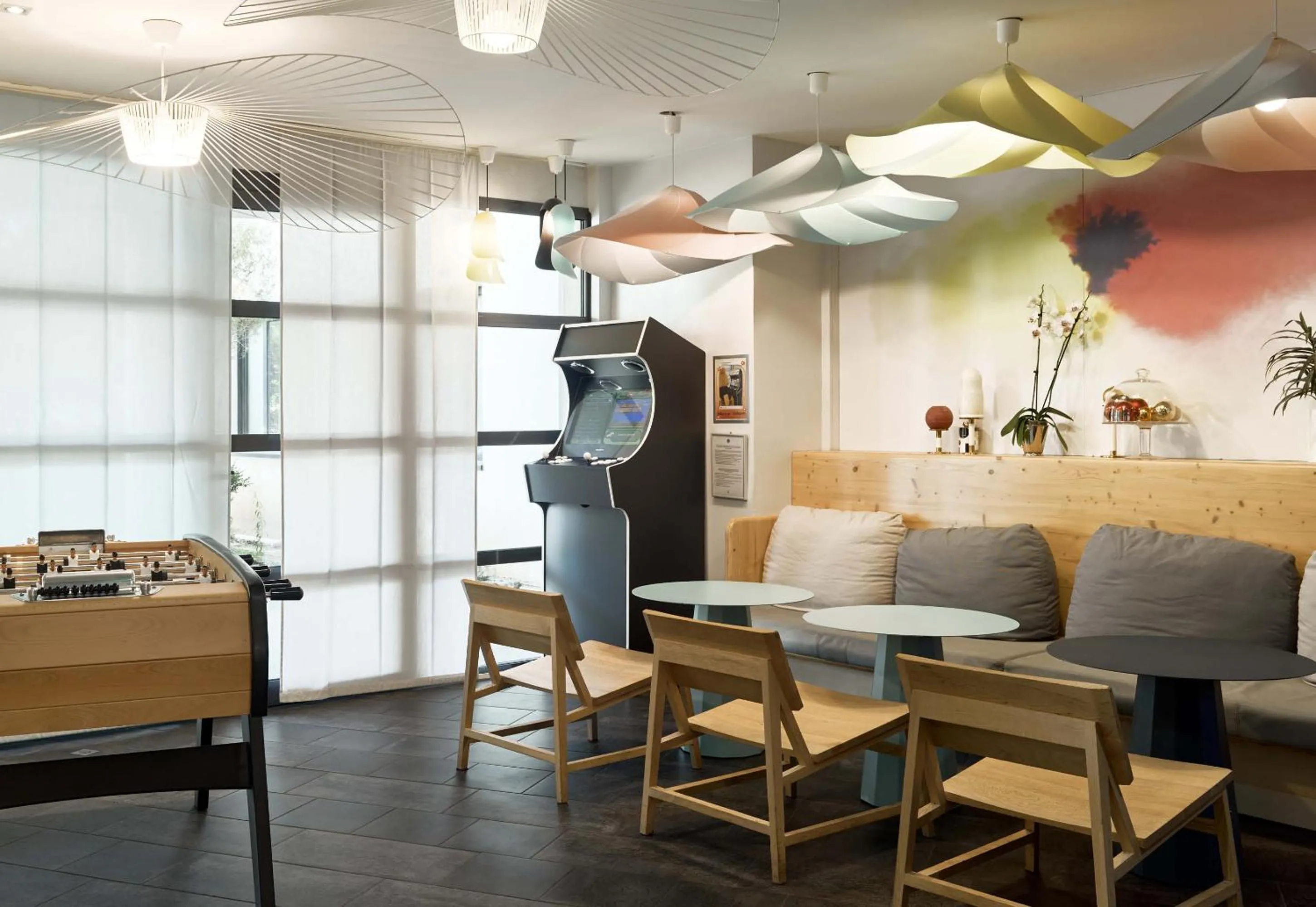 Communal lounge/ TV room in B&B HOME Vélizy Est