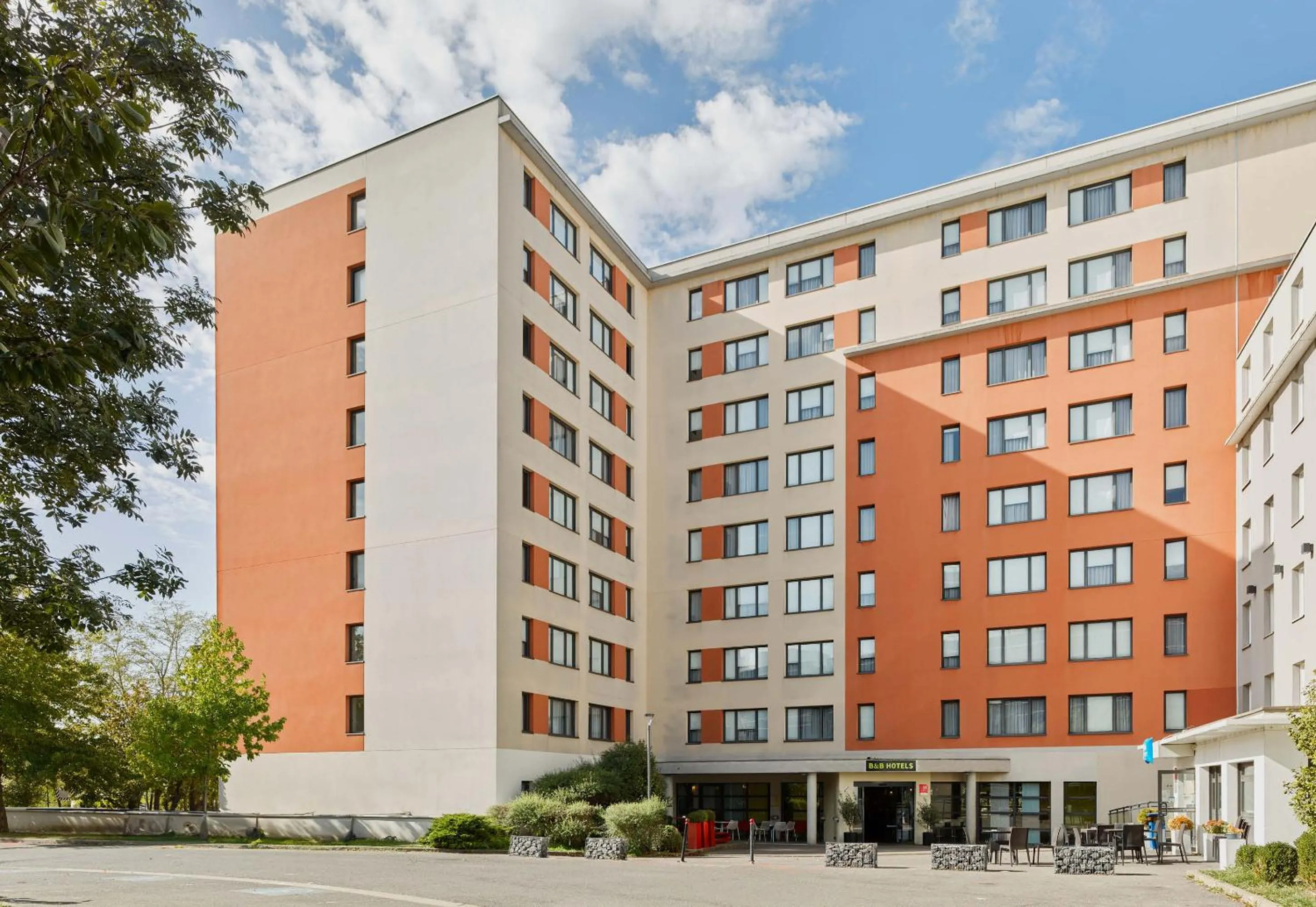 Facade/entrance in B&B HOME Vélizy Est