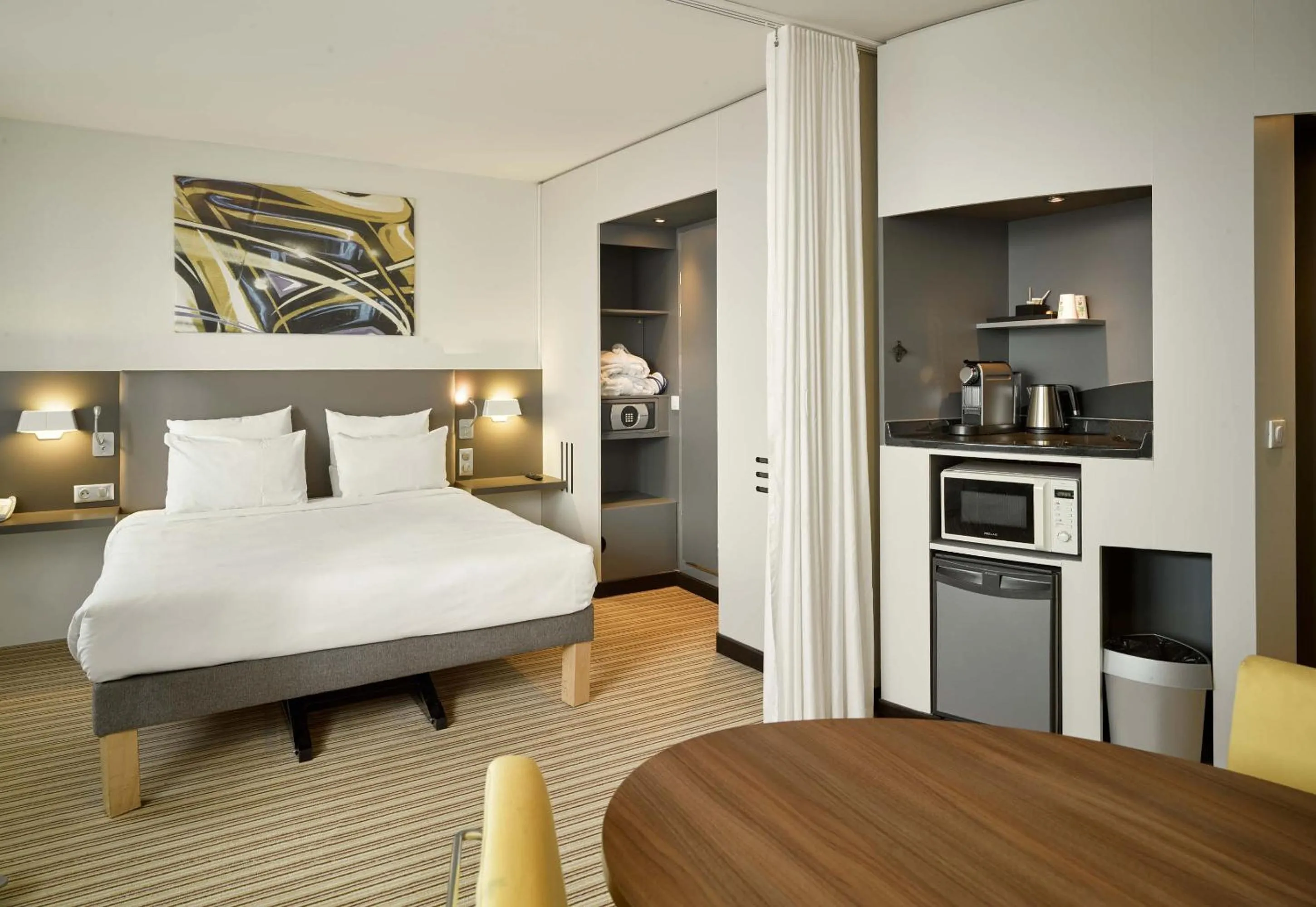 Photo of the whole room, Bed in B&B HOME Vélizy Est