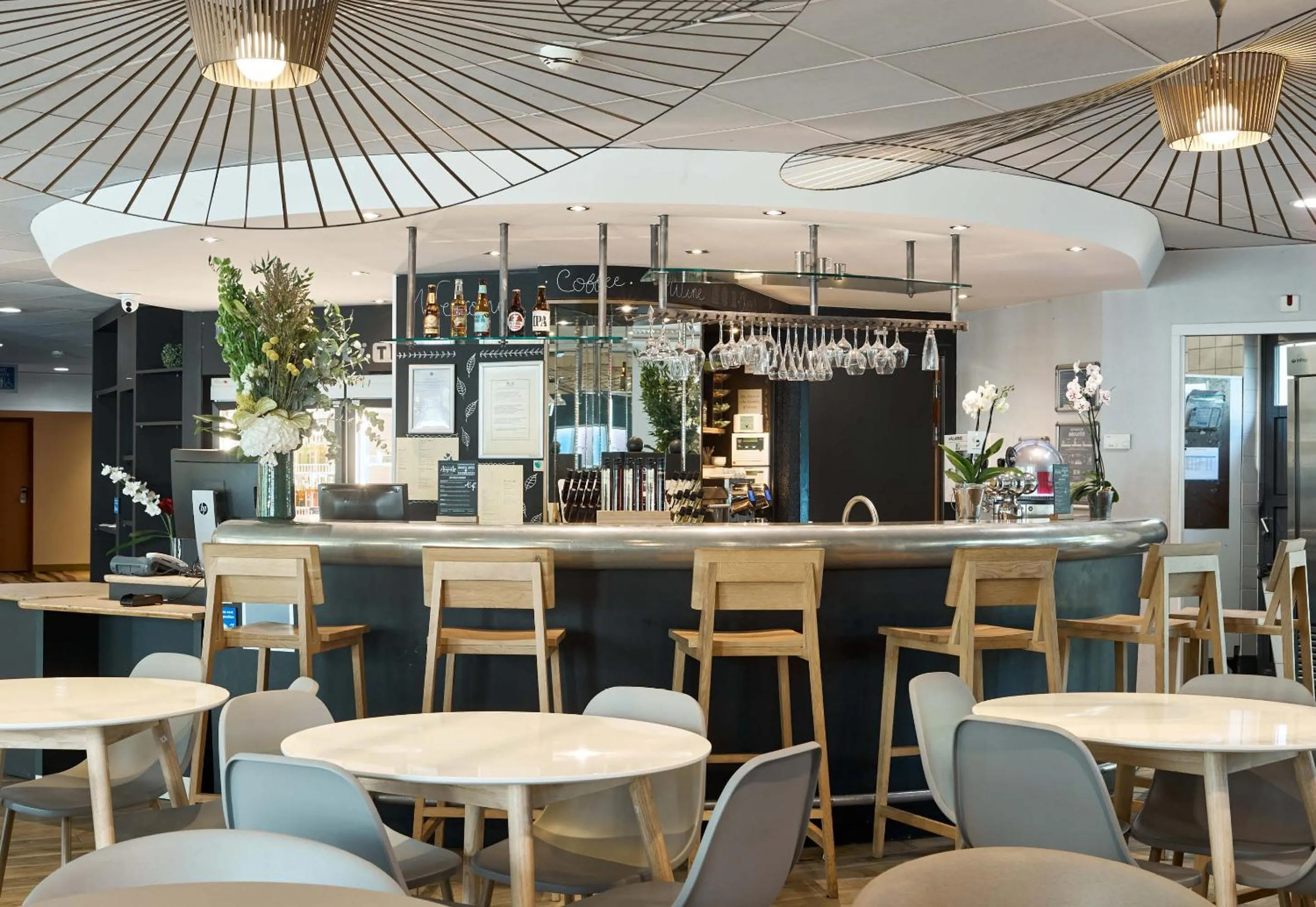 Lounge or bar in B&B HOME Vélizy Est