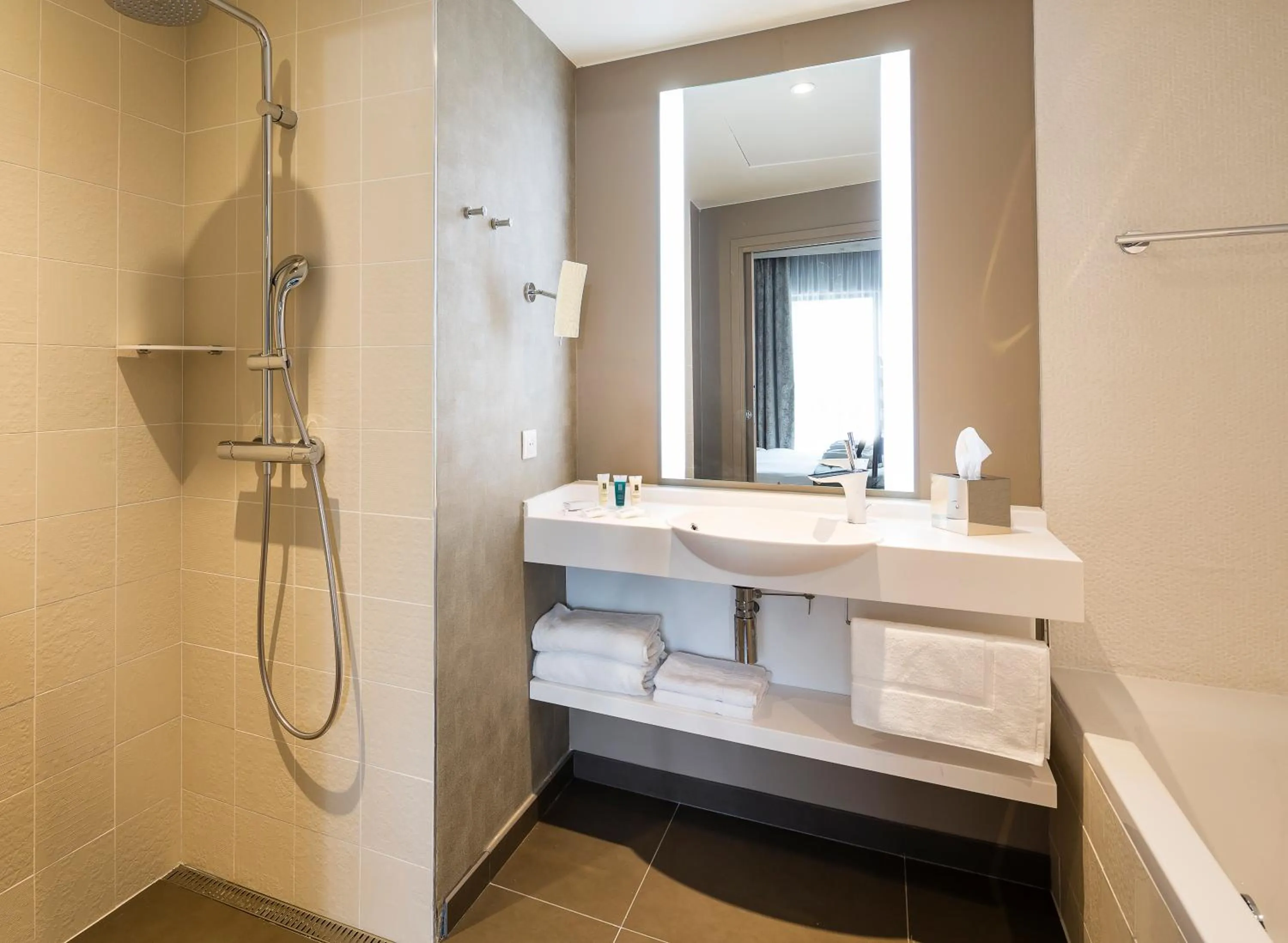 Shower in Thalazur Arcachon