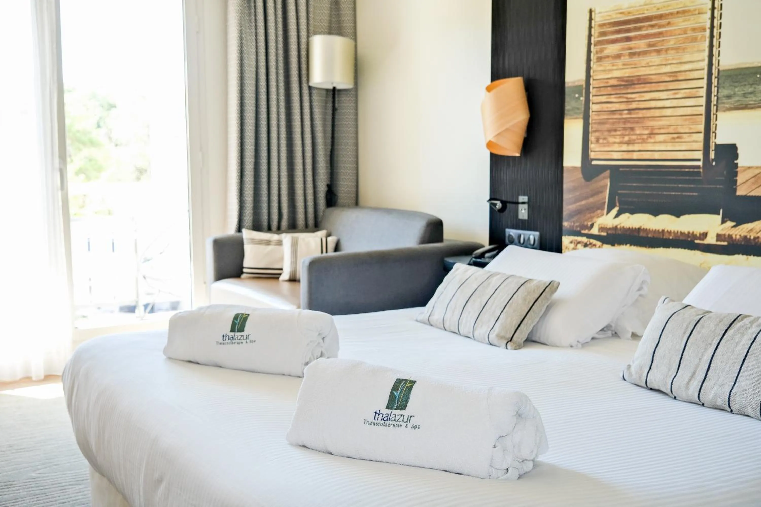 Photo of the whole room, Bed in Thalazur Arcachon