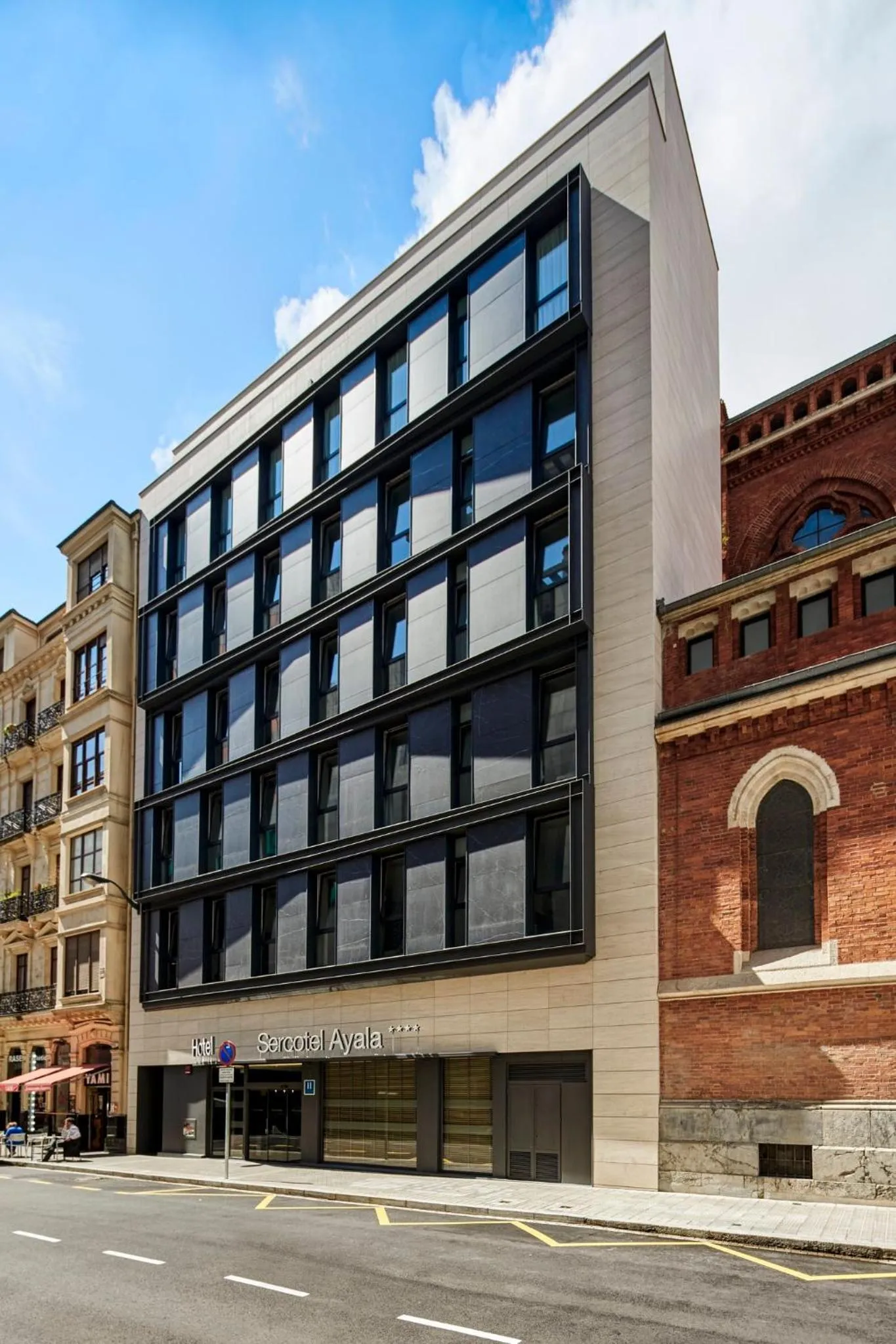 Facade/entrance in Sercotel Ayala