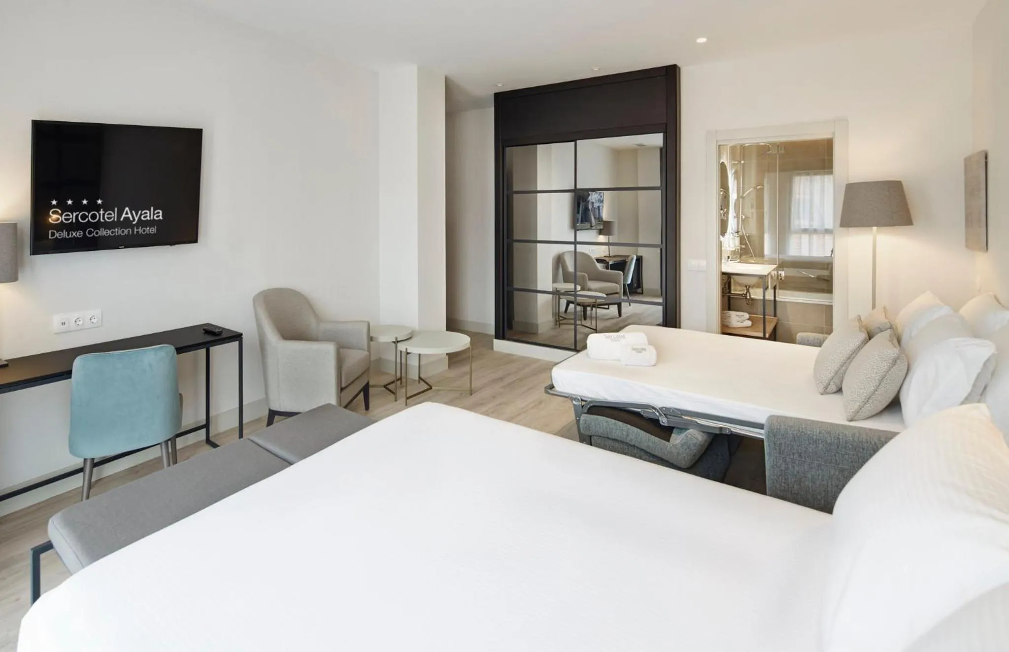 Photo of the whole room, Bed in Sercotel Ayala