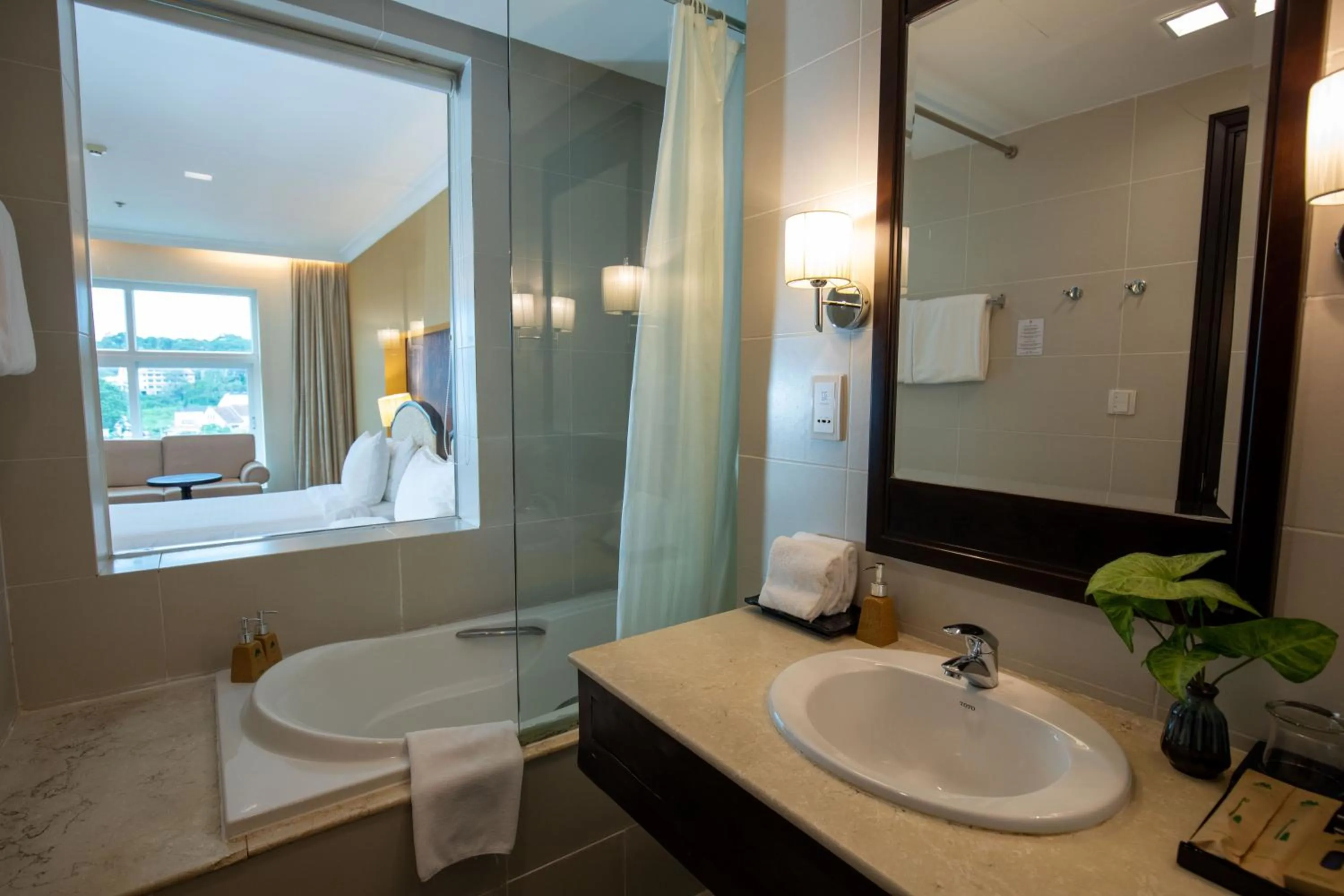 Bathroom in La Sapinette Hotel Dalat