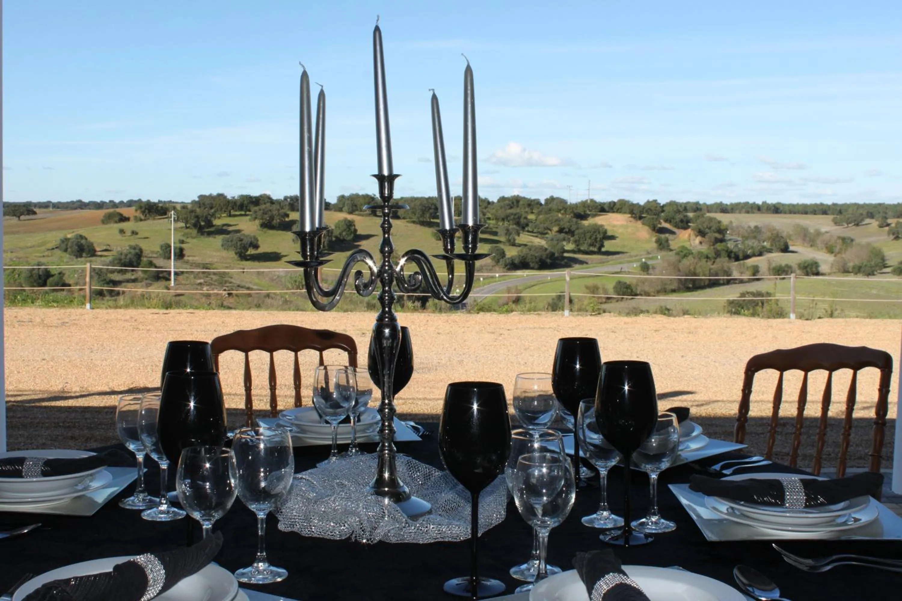 Restaurant/places to eat in Hotel O Gato & Spa