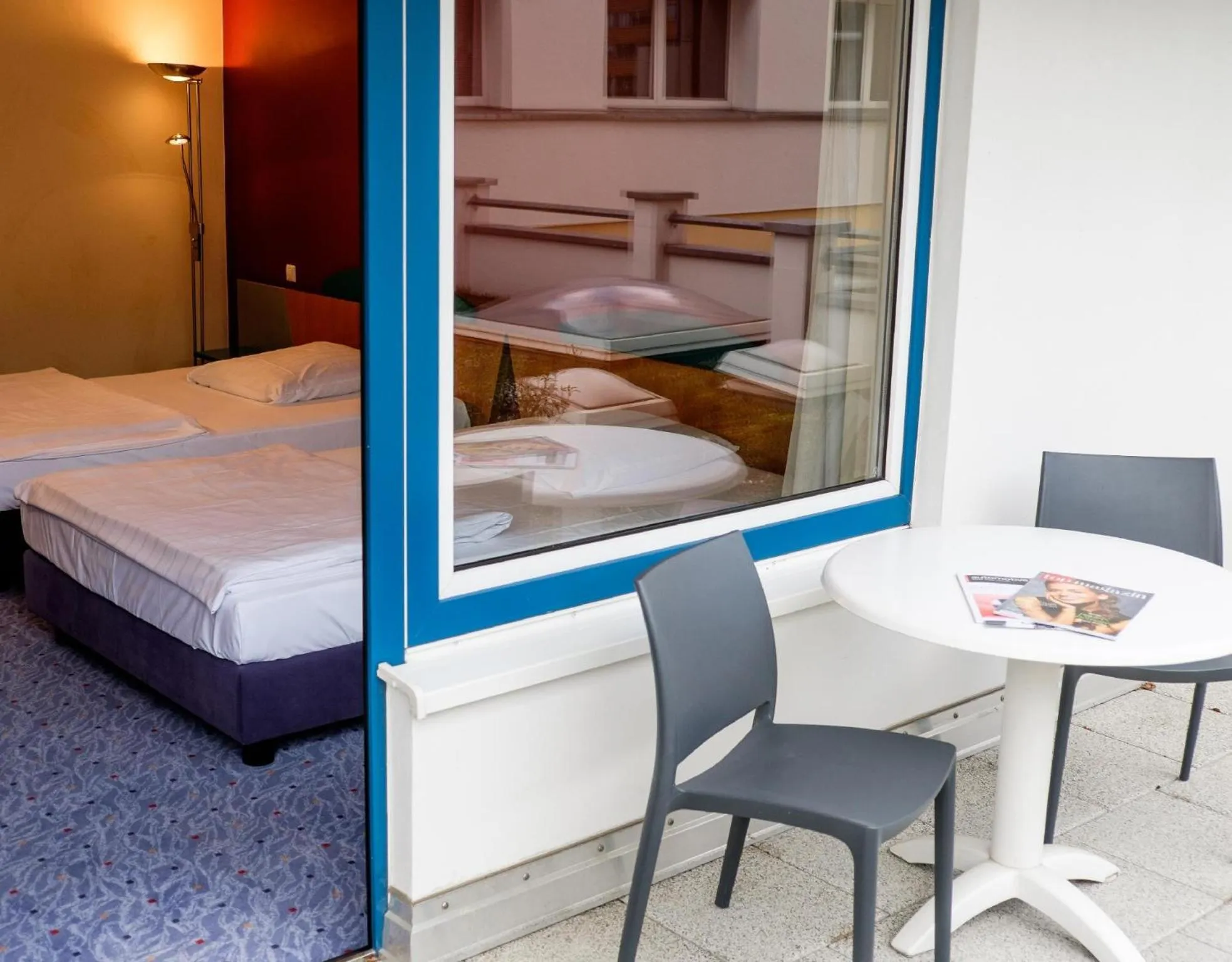 Balcony/Terrace, Bed in Hotel Königshof am Funkturm Business