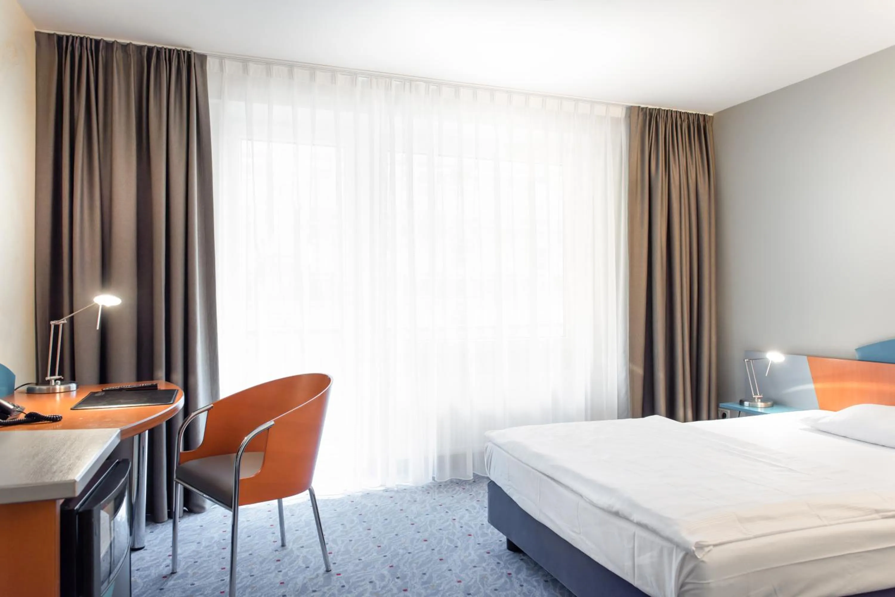 Bedroom, Bed in Hotel Königshof am Funkturm Business