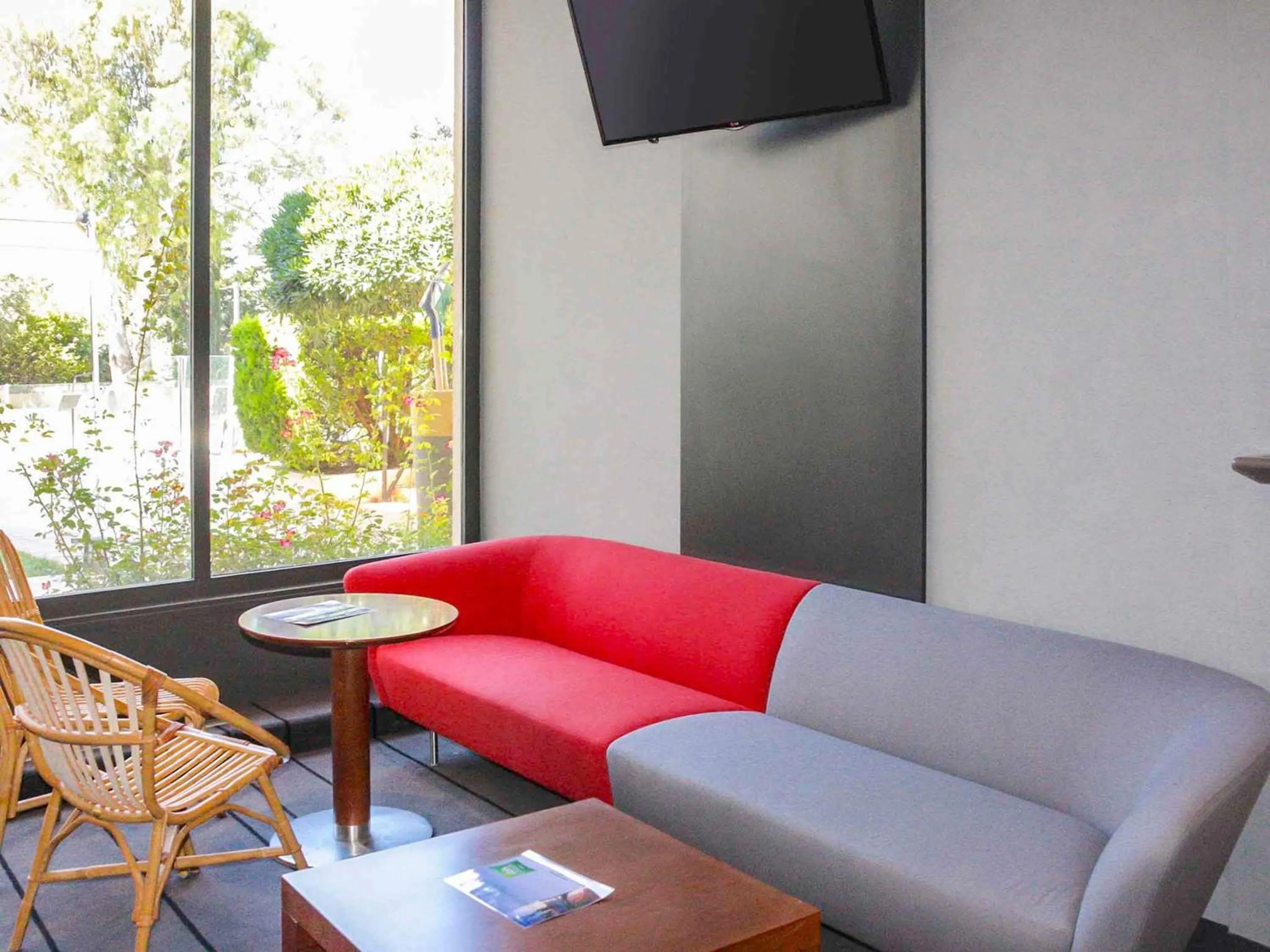Lounge or bar in Ibis styles Toulon la Seyne sur Mer