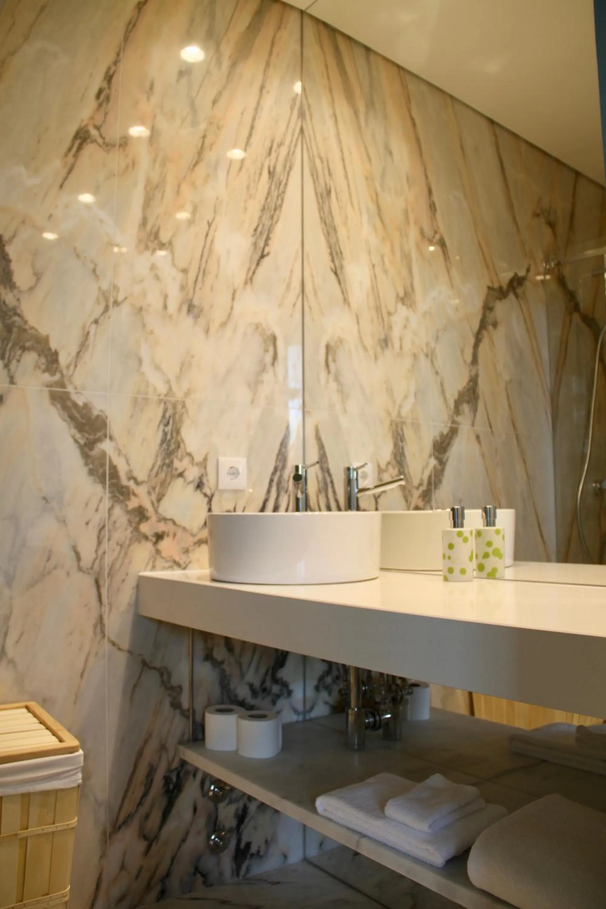 A Rendilheira Charm Suites