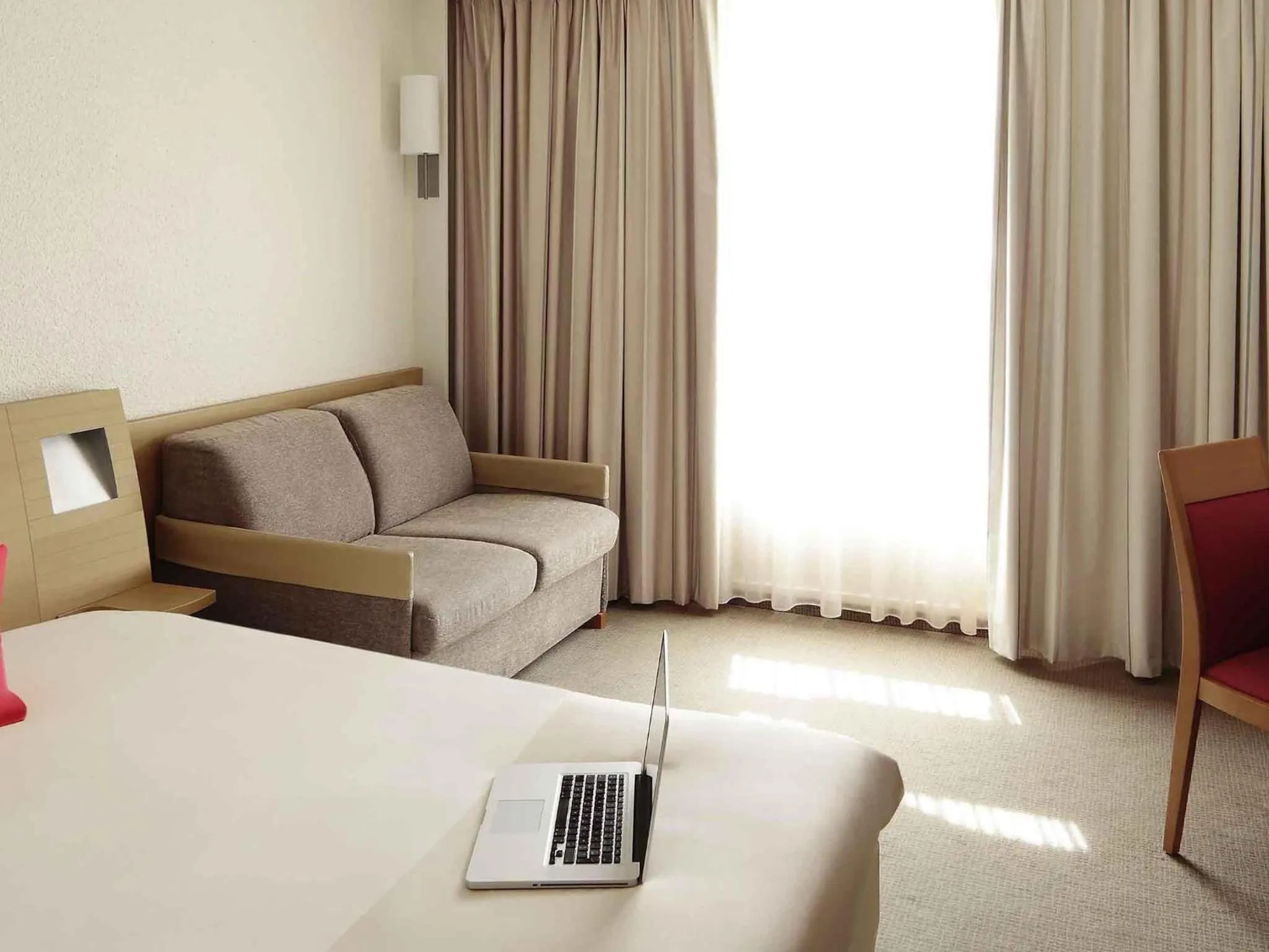 Bedroom, Bed in Novotel Perpignan Nord Rivesaltes