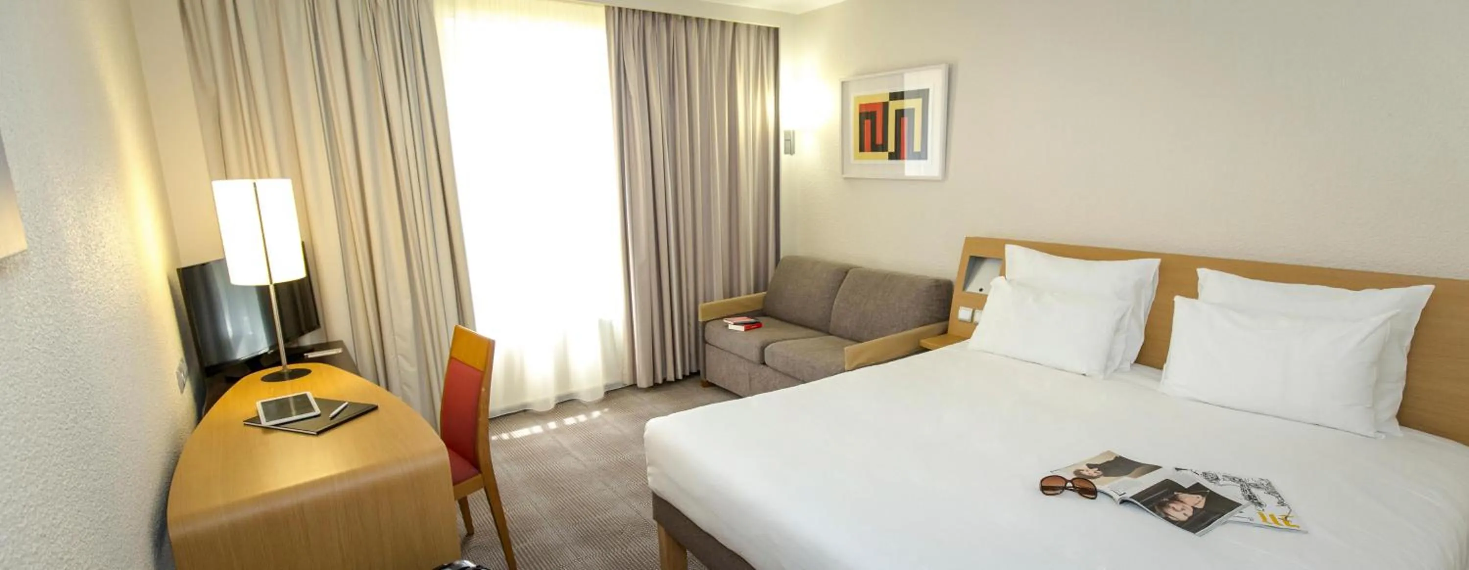 Bedroom, Bed in Novotel Perpignan Nord Rivesaltes