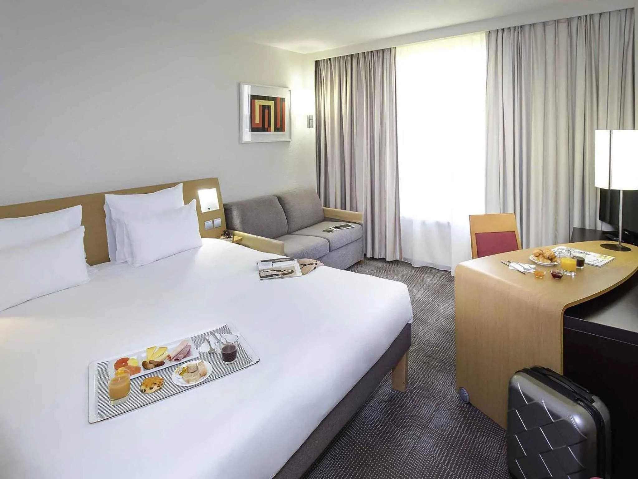 Bedroom, Bed in Novotel Perpignan Nord Rivesaltes