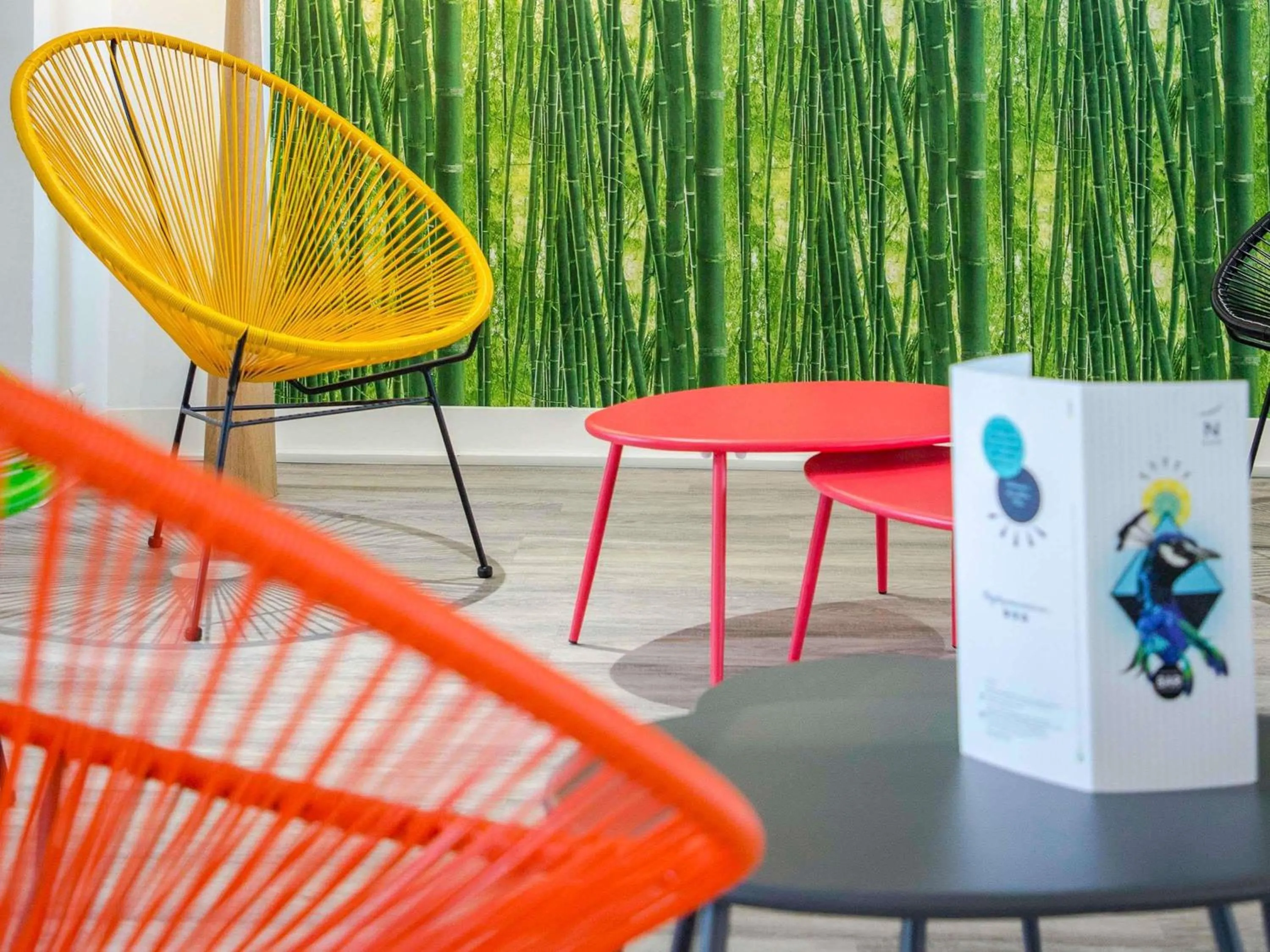 Lounge or bar in Novotel Perpignan Nord Rivesaltes