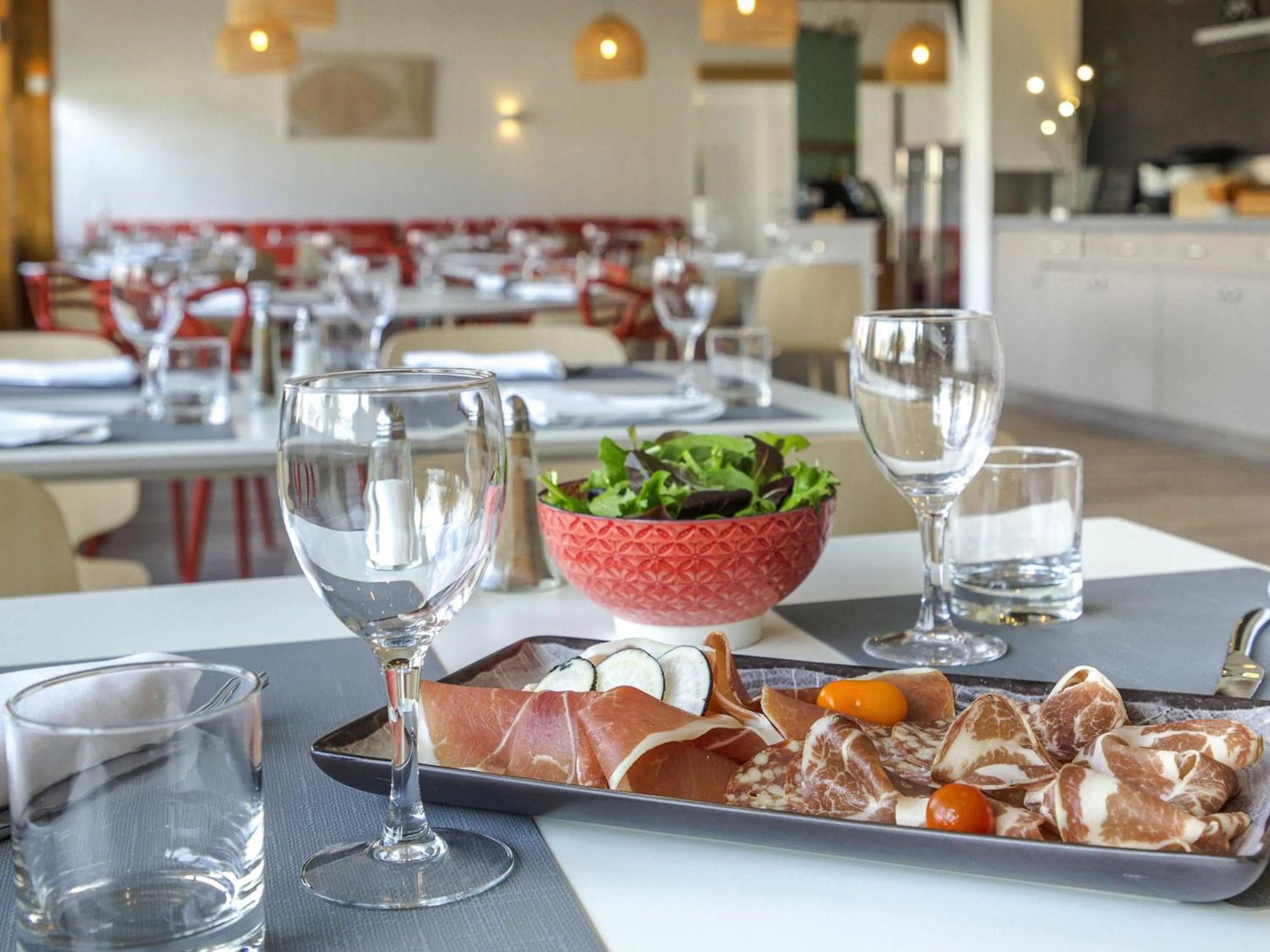 Restaurant/places to eat in Novotel Perpignan Nord Rivesaltes