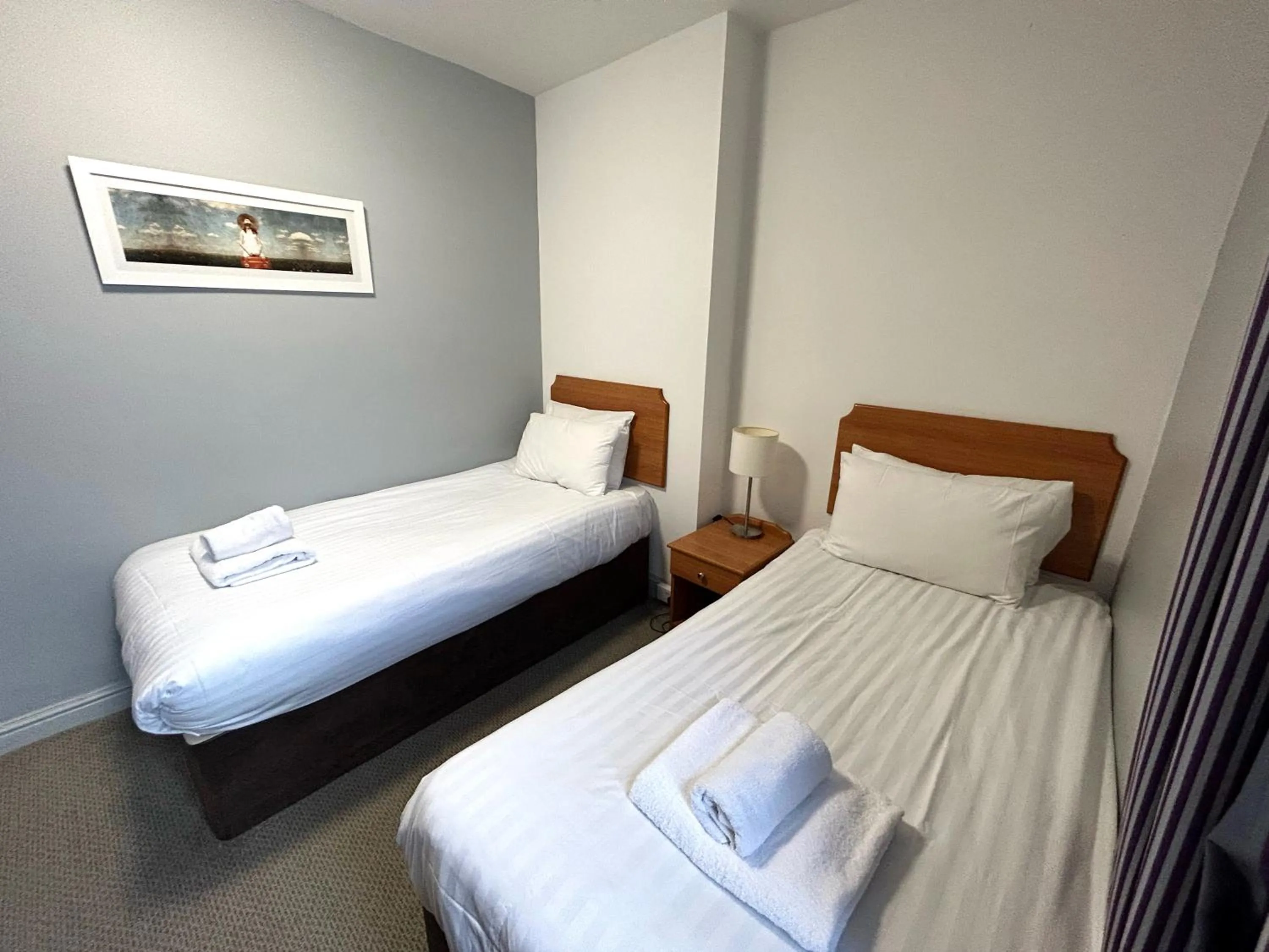 Twin Room with Sea View in The County Hotel