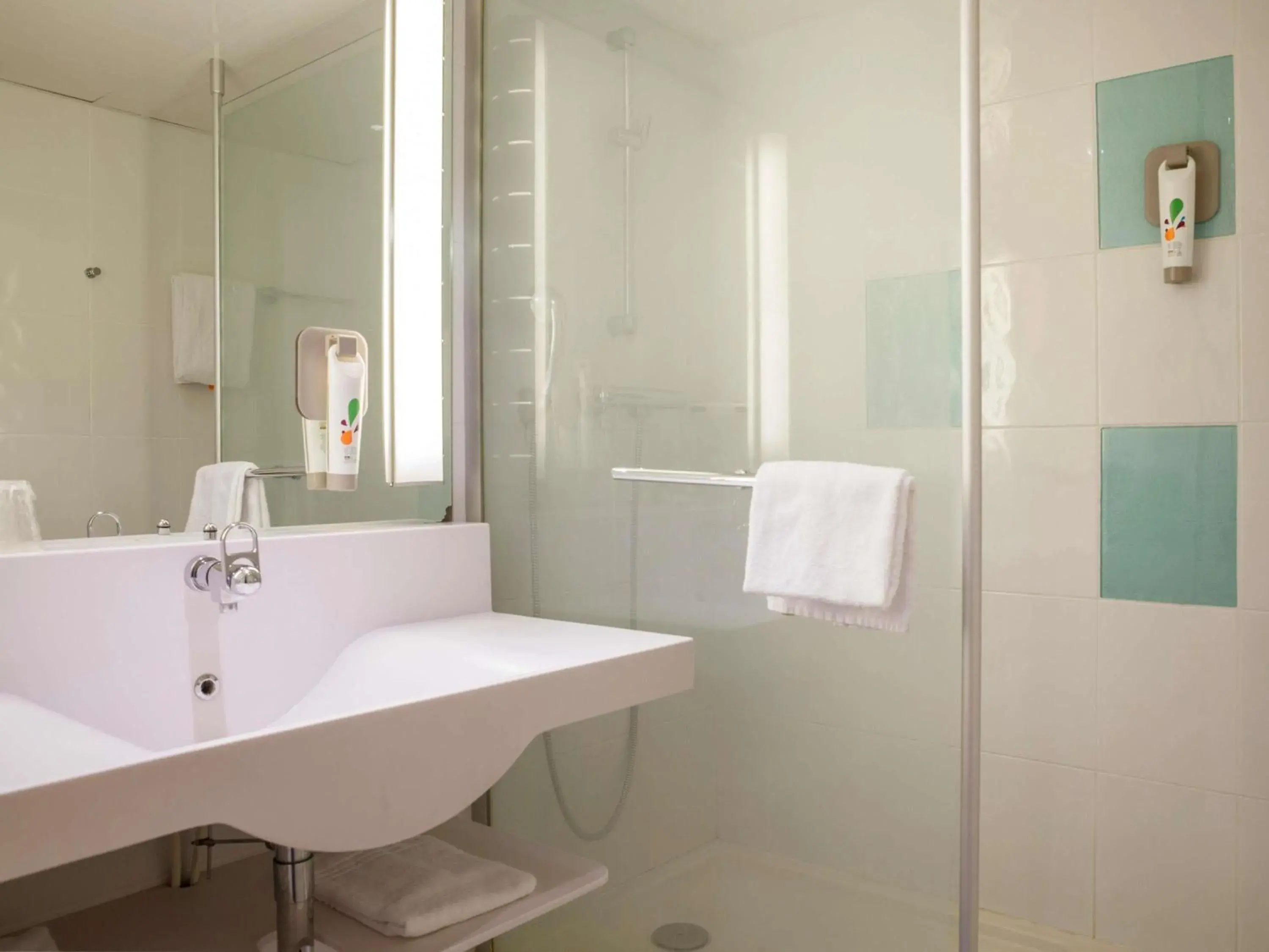 Standard Twin Room in ibis Styles Tours Sud Standard Twin Room in ibis Styles Tours Sud