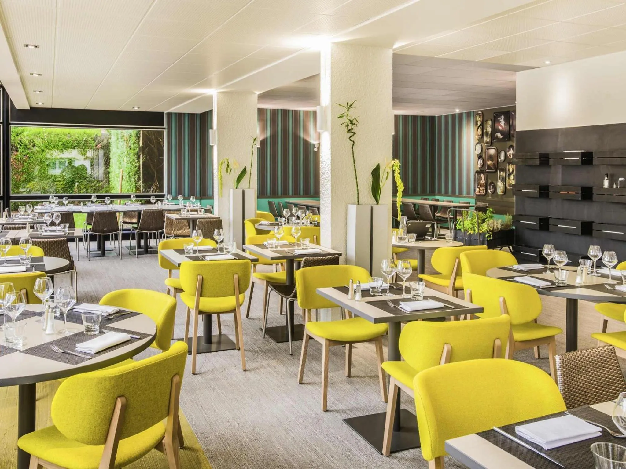 Restaurant/places to eat in ibis Styles Tours Sud