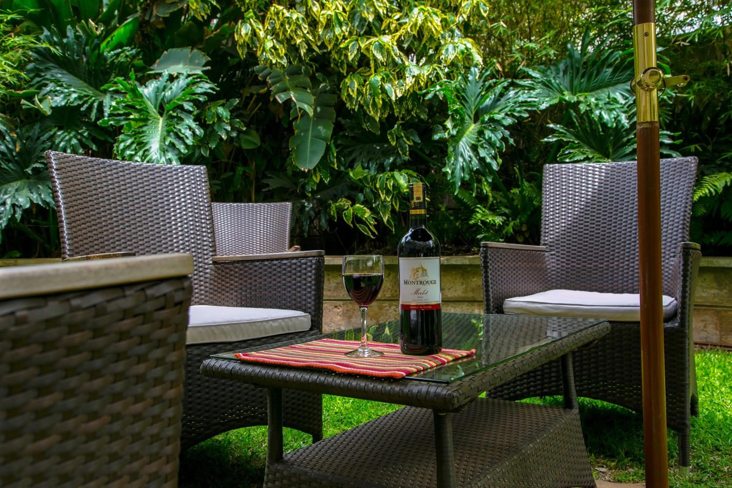 Meals in Batians Apartment Hotel