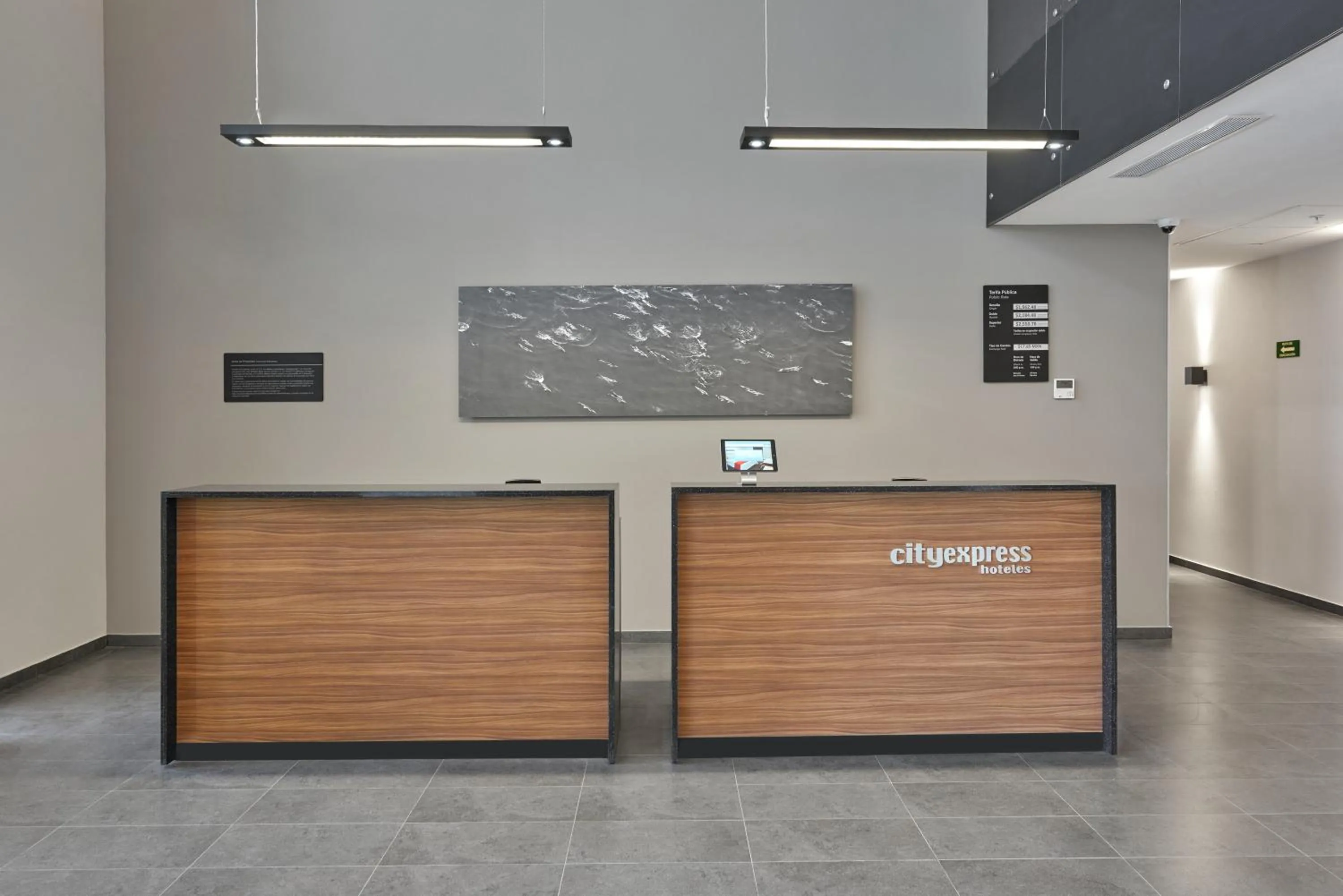 Lobby or reception in City Express by Marriott Guaymas