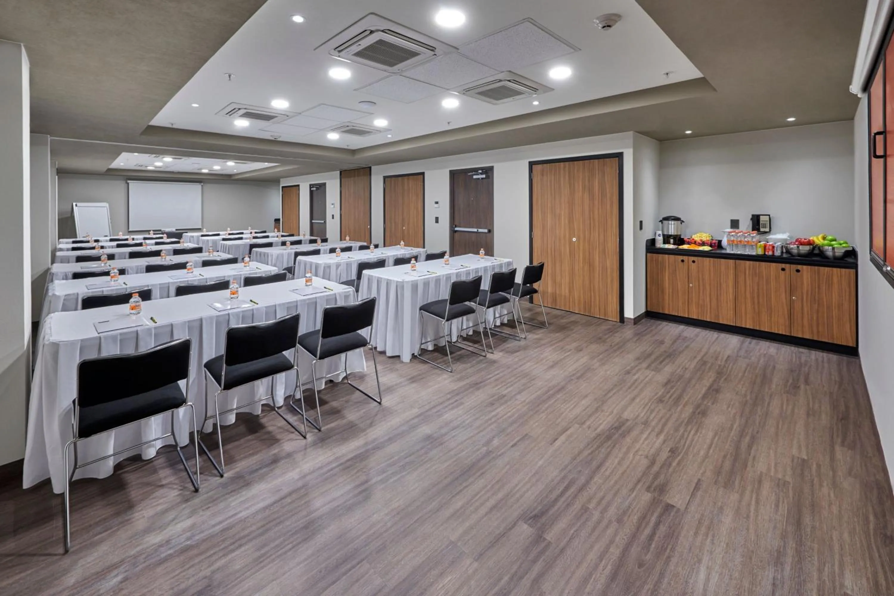 Meeting/conference room in City Express by Marriott Guaymas